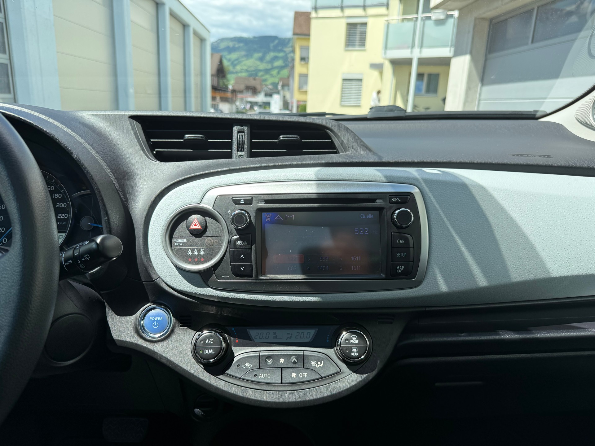 TOYOTA Yaris 1.5 VVT-i Hybrid Sol Premium CVT-image-16