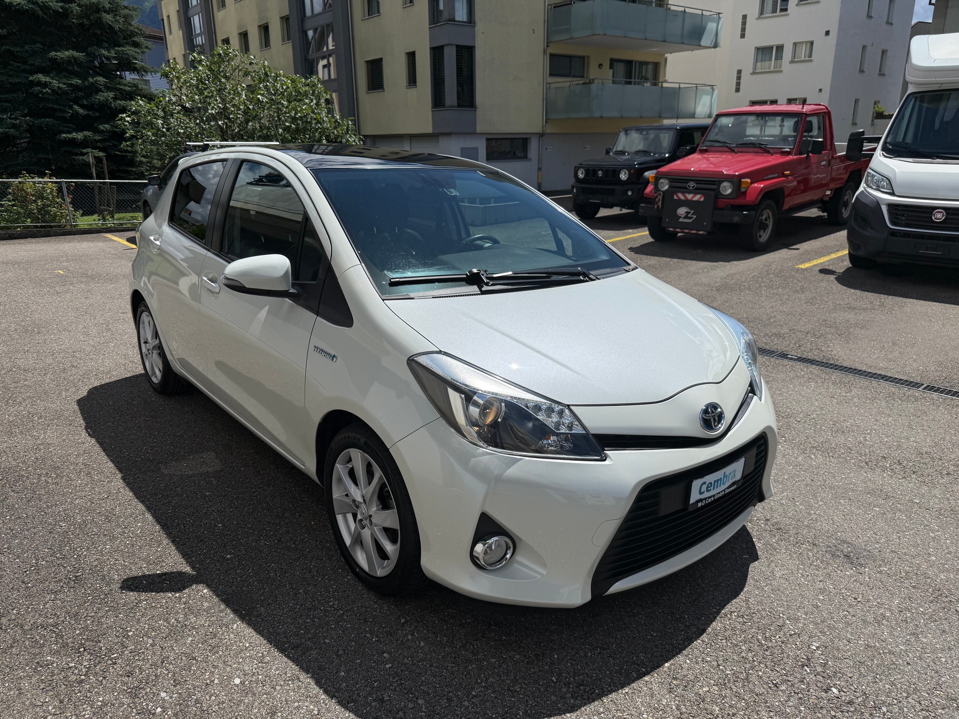 TOYOTA Yaris 1.5 VVT-i Hybrid Sol Premium CVT-image-2
