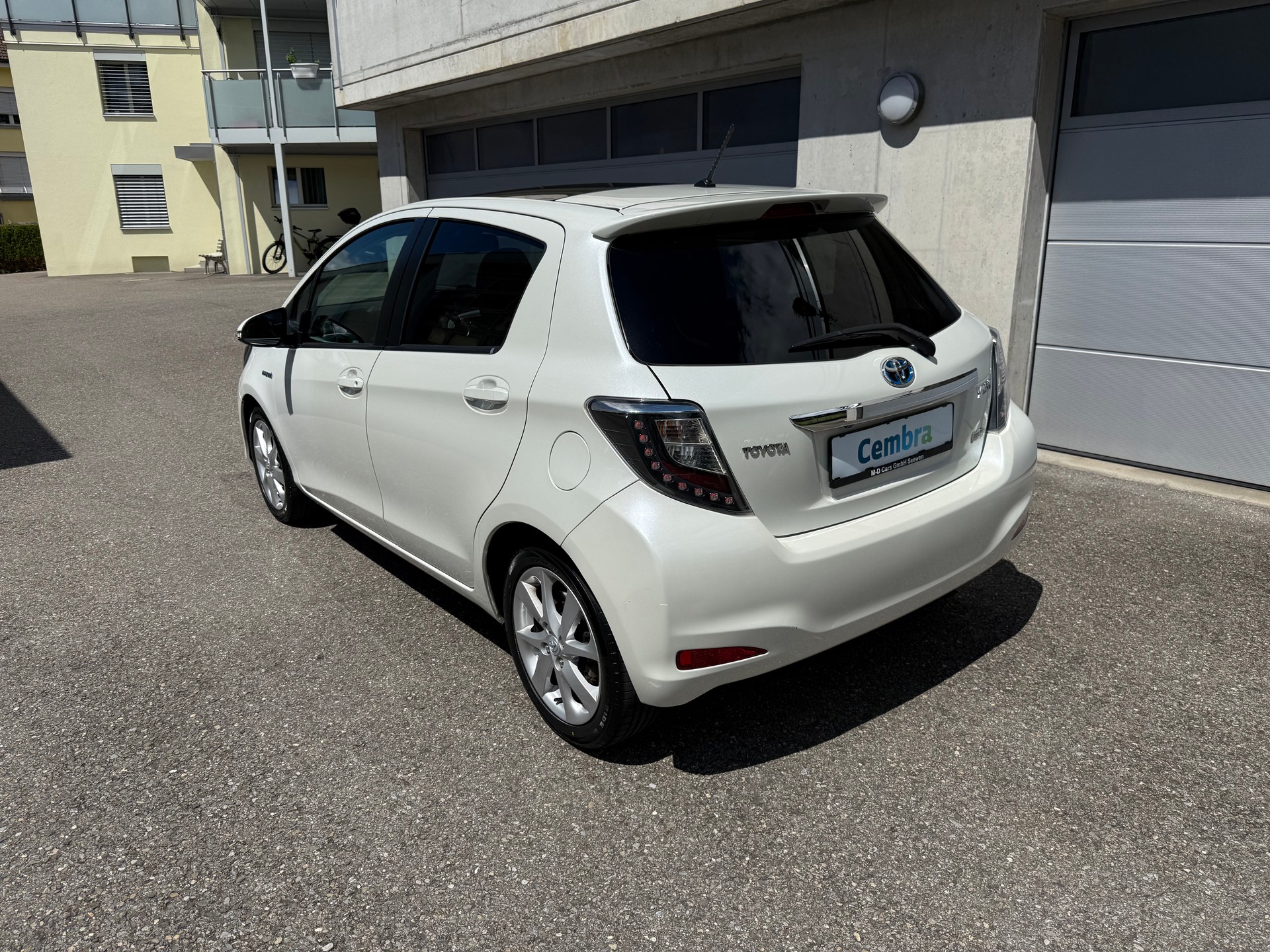 TOYOTA Yaris 1.5 VVT-i Hybrid Sol Premium CVT-image-4