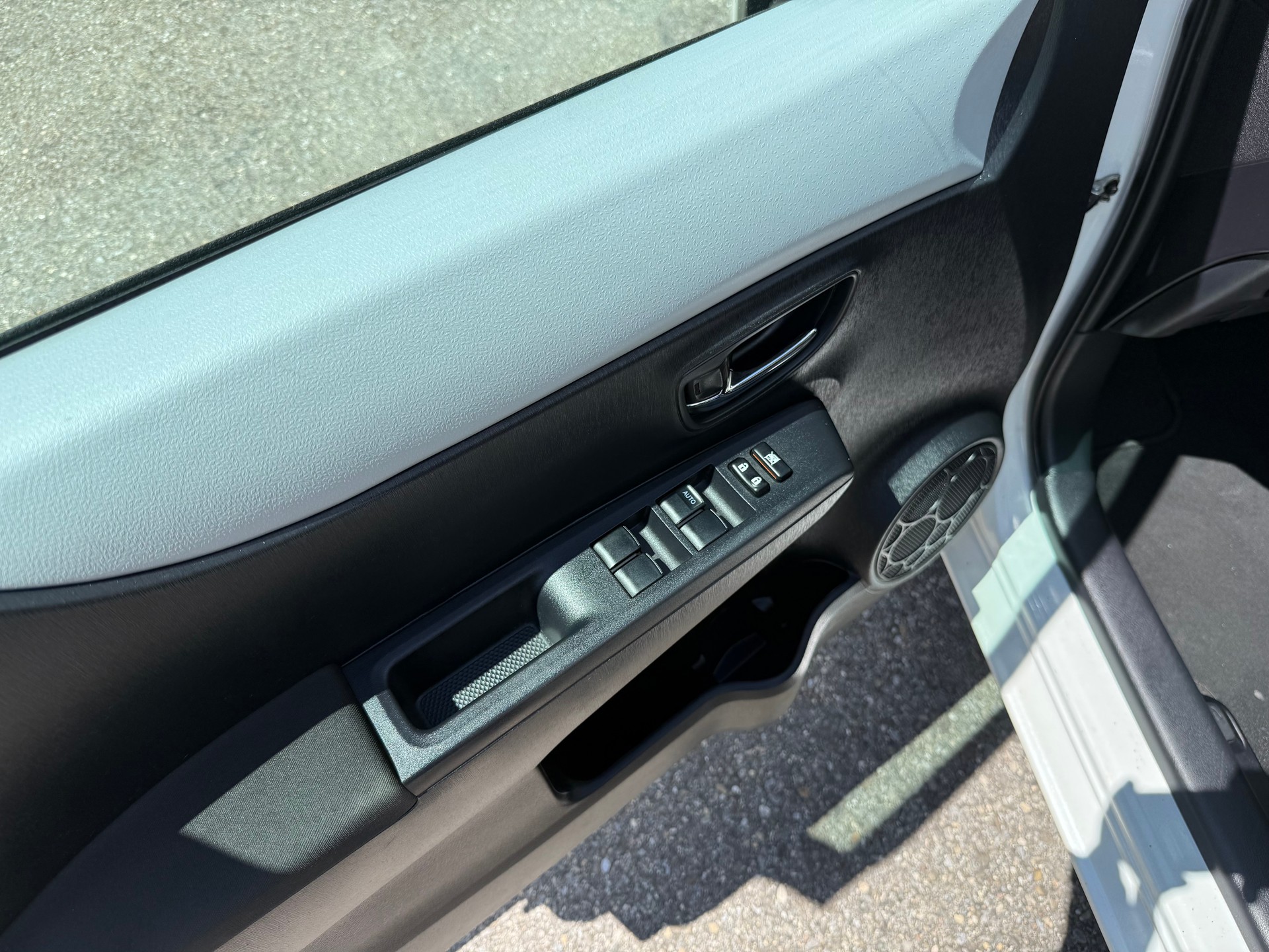 TOYOTA Yaris 1.5 VVT-i Hybrid Sol Premium CVT-image-22