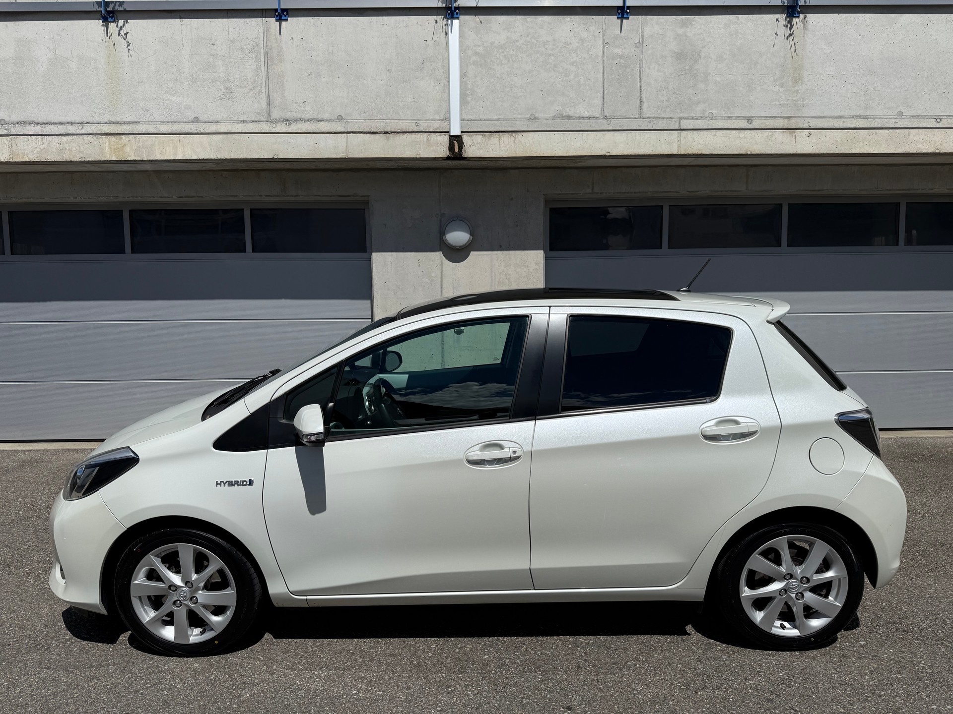 TOYOTA Yaris 1.5 VVT-i Hybrid Sol Premium CVT-image-6