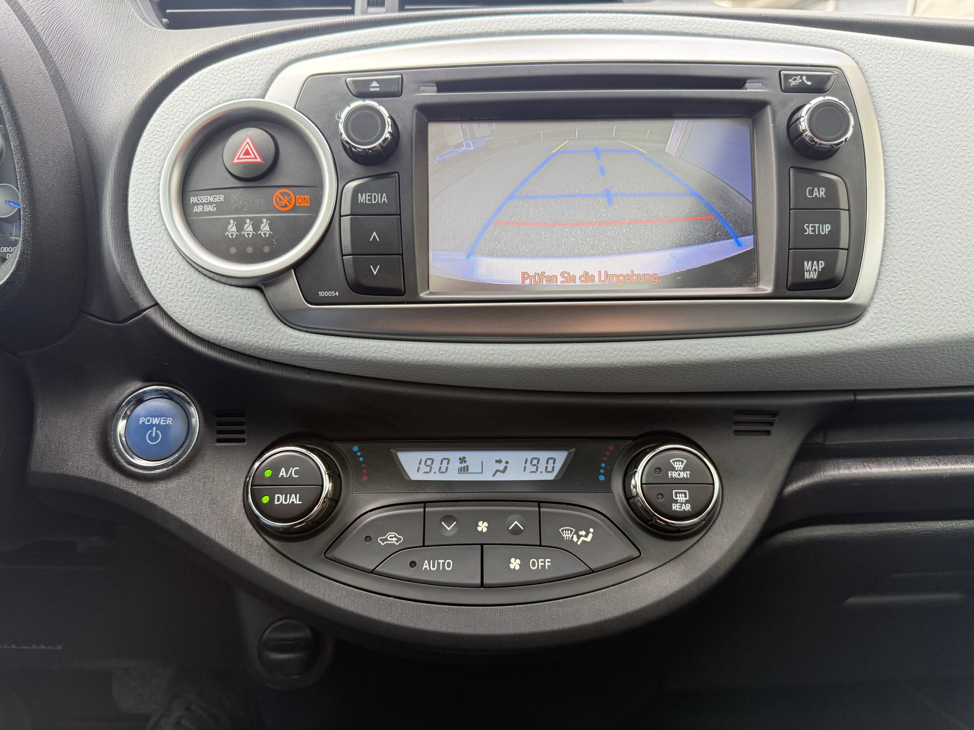 TOYOTA Yaris 1.5 VVT-i Hybrid Sol Premium CVT-image-17