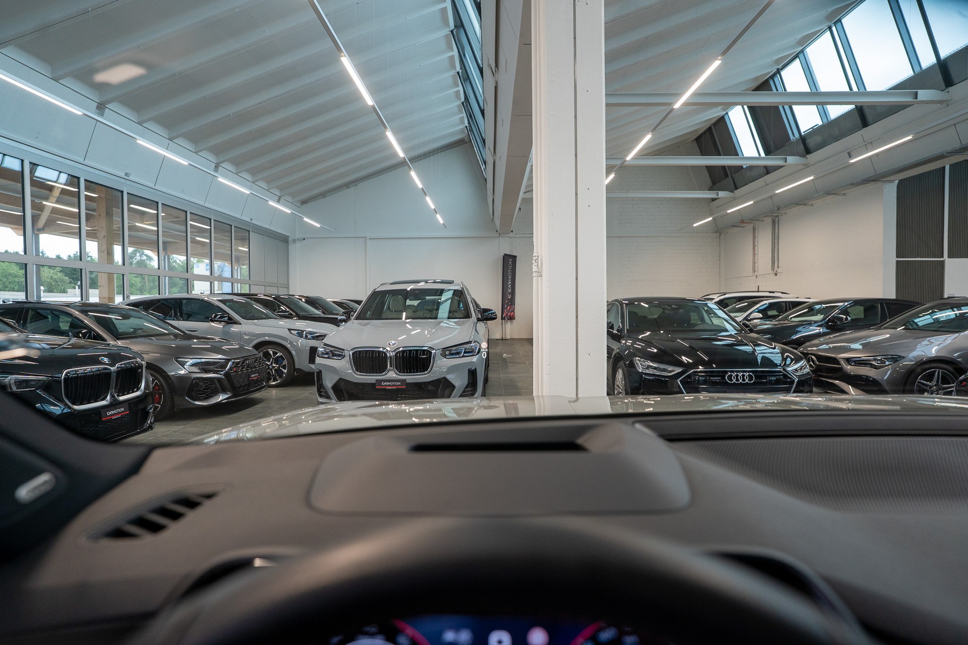 SKODA Kodiaq 2.0 TSI RS / 7 Sitze / Panorama-Glasdach / HeadUp / Anhängerkupplung-image-24