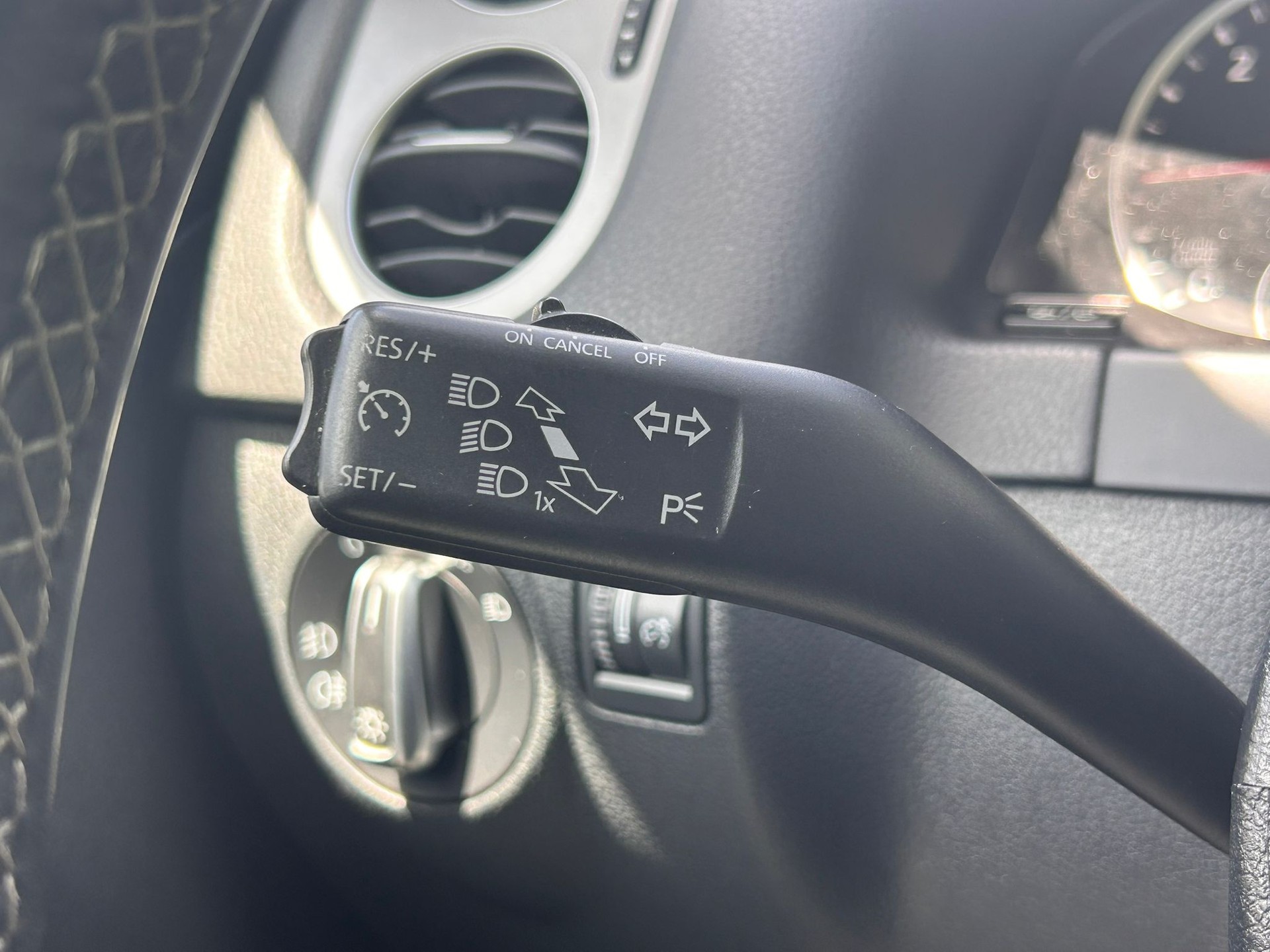 VW Tiguan 2.0 TDI Lounge 4Motion DSG-image-20
