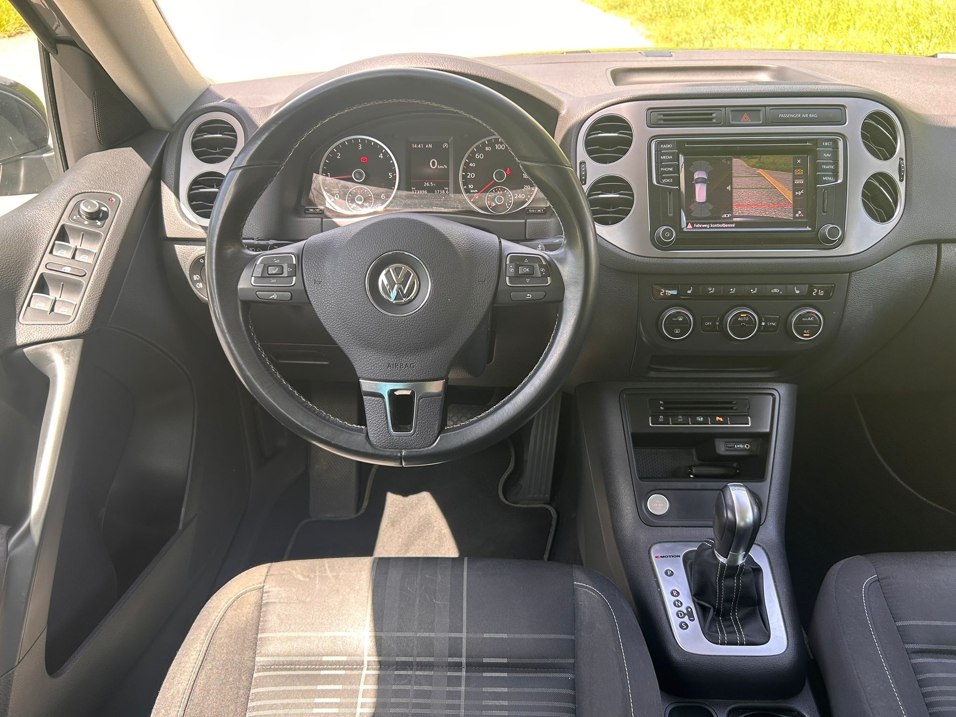 VW Tiguan 2.0 TDI Lounge 4Motion DSG-image-16
