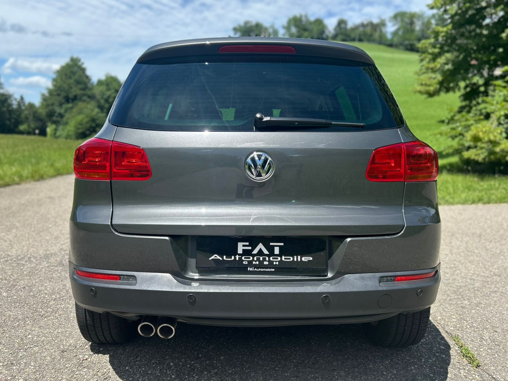 VW Tiguan 2.0 TDI Lounge 4Motion DSG-image-3