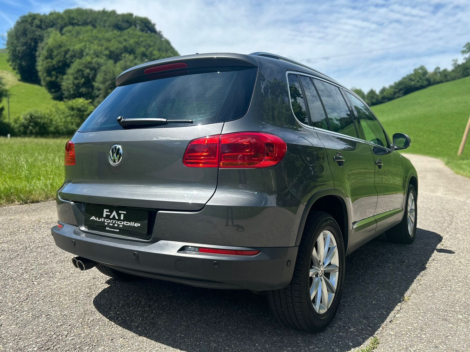 VW Tiguan 2.0 TDI Lounge 4Motion DSG-image-4
