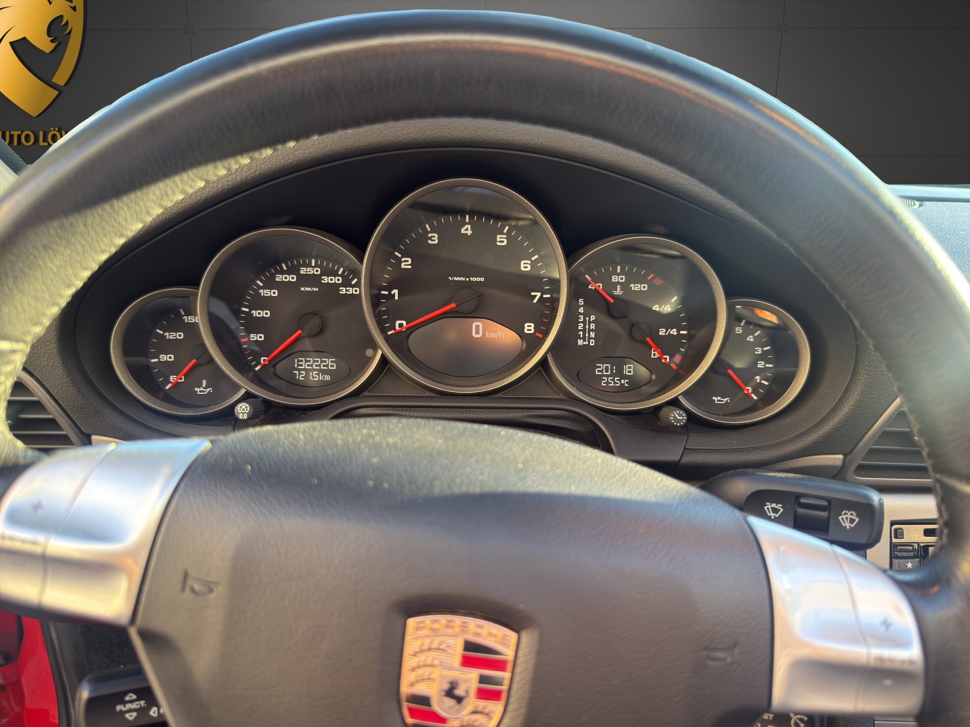 PORSCHE 911 3.6 Carrera 4-image-8