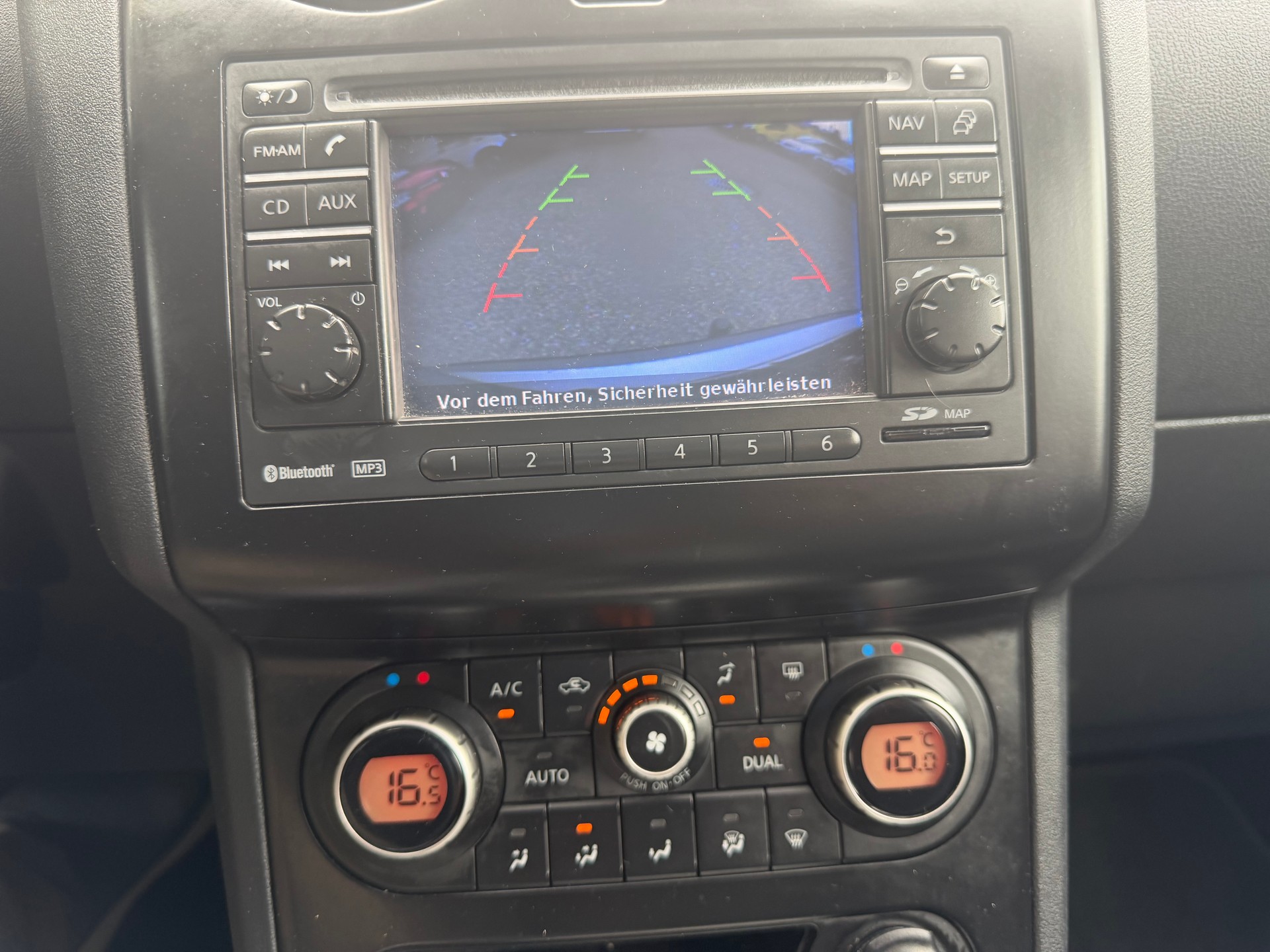NISSAN Qashqai 2.0 4WD i-Way XTronic CVT * Navigation * Klima-auto * MF-Lenkrad-Tempomat * RF-Kamera * AHK 1400Kg * B5a-image-7