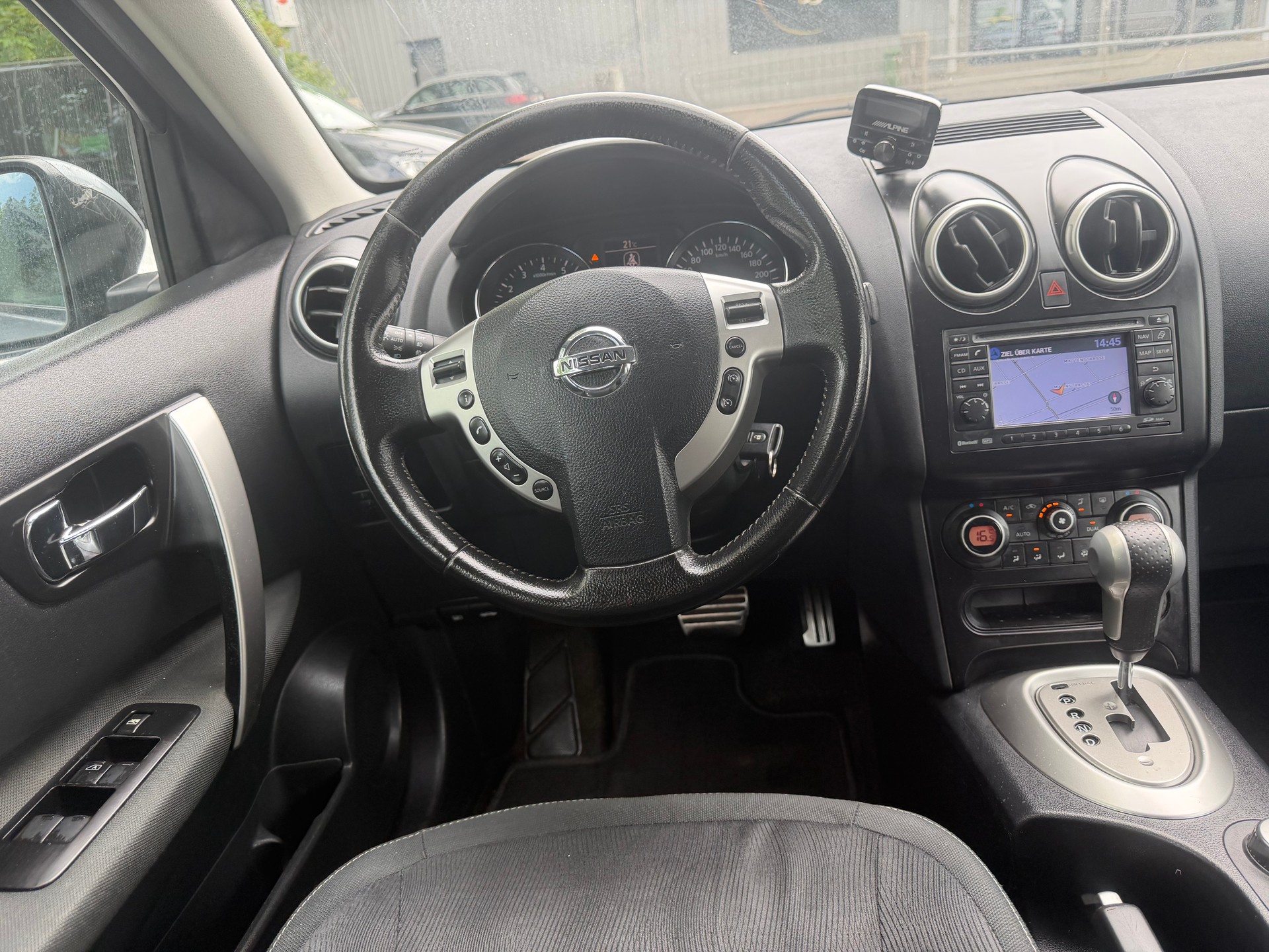 NISSAN Qashqai 2.0 4WD i-Way XTronic CVT * Navigation * Klima-auto * MF-Lenkrad-Tempomat * RF-Kamera * AHK 1400Kg * B5a-image-4