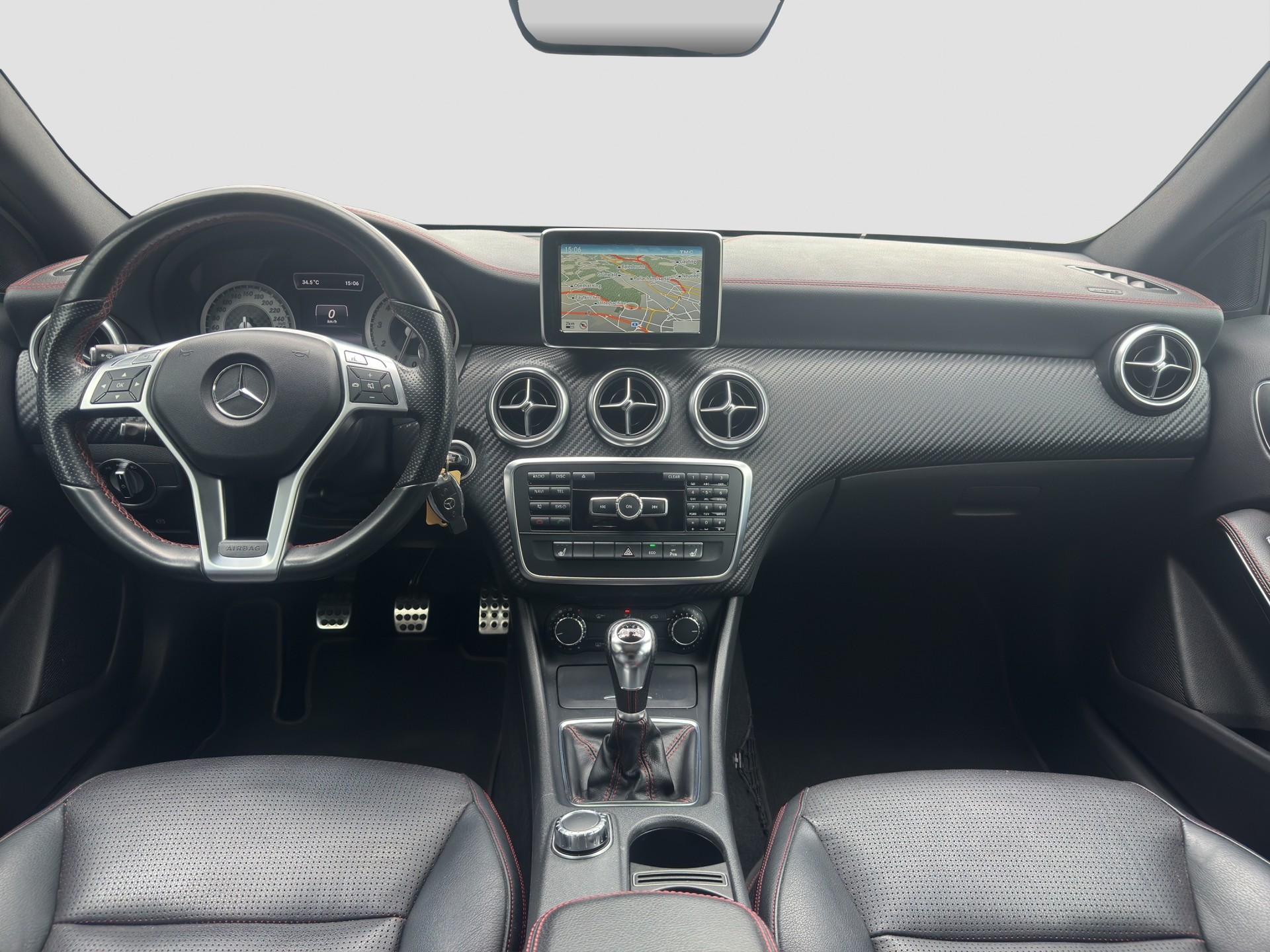 MERCEDES-BENZ A 200 AMG Line-image-3