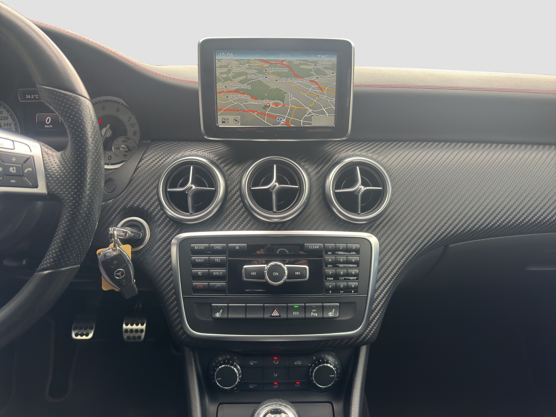MERCEDES-BENZ A 200 AMG Line-image-4