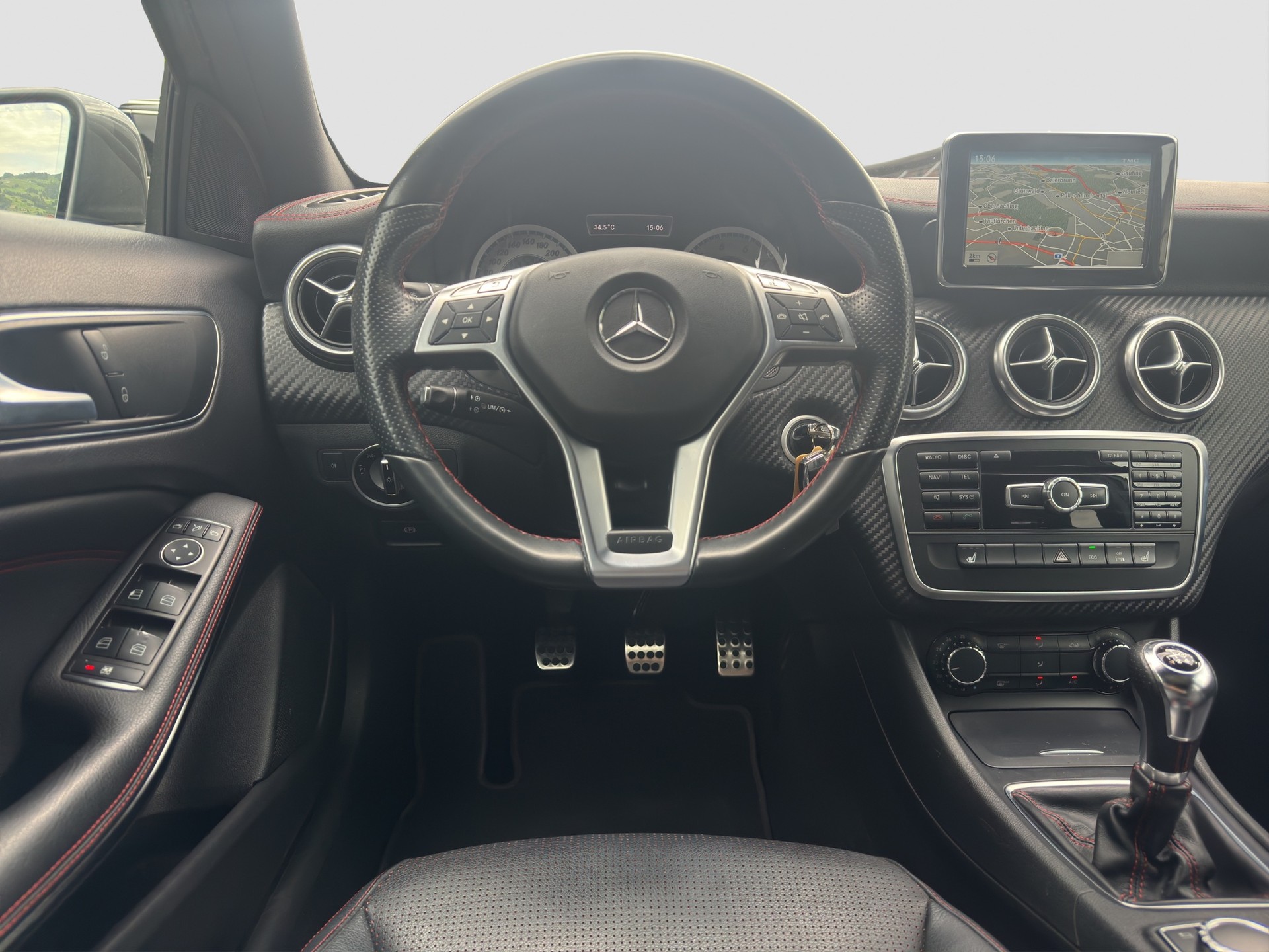 MERCEDES-BENZ A 200 AMG Line-image-7