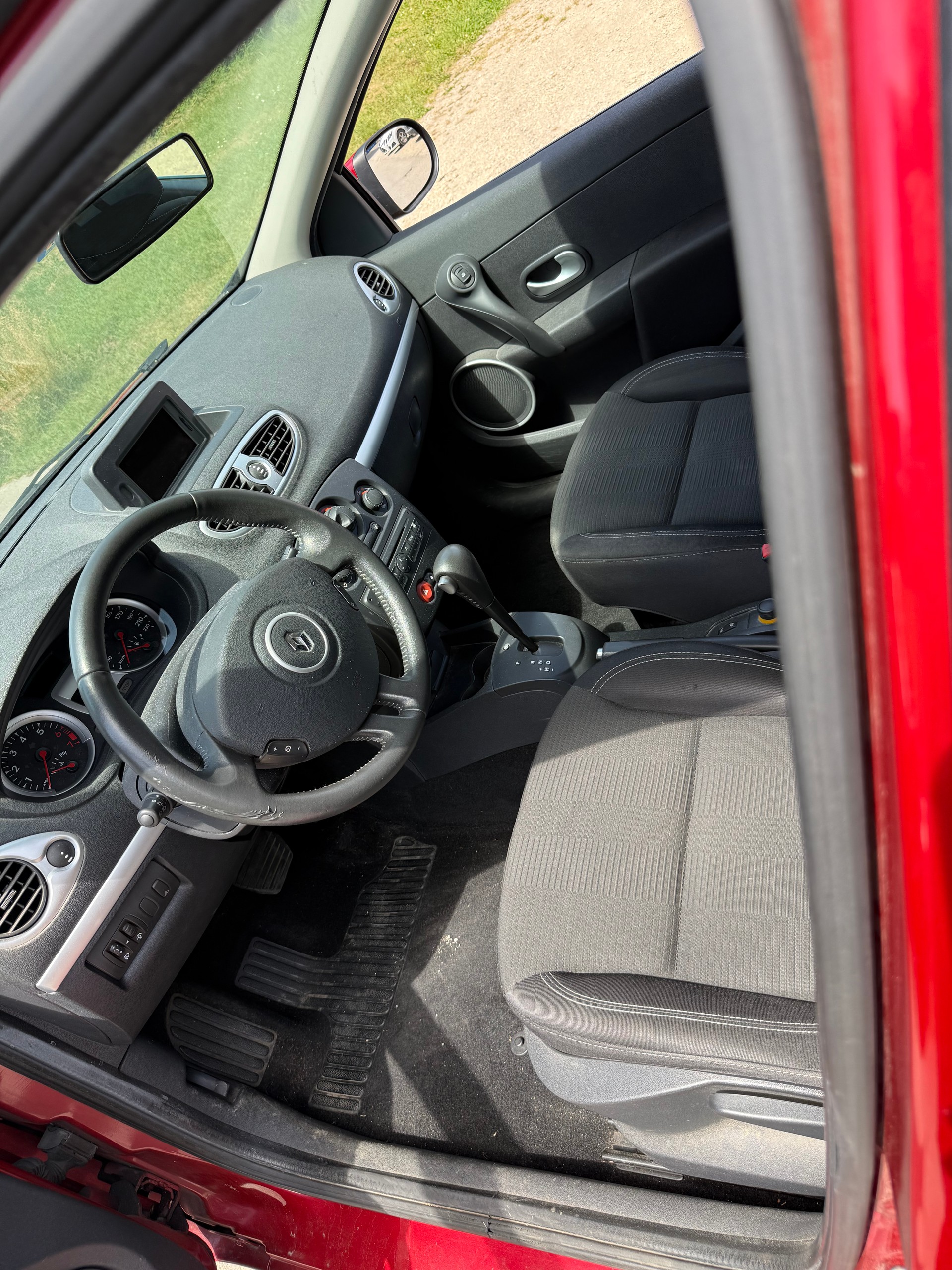 RENAULT Clio 1.6 16V Exception Automatic-image-5