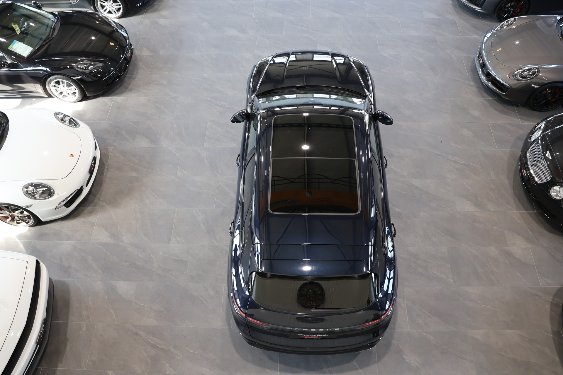 PORSCHE Cayenne Turbo-image-7