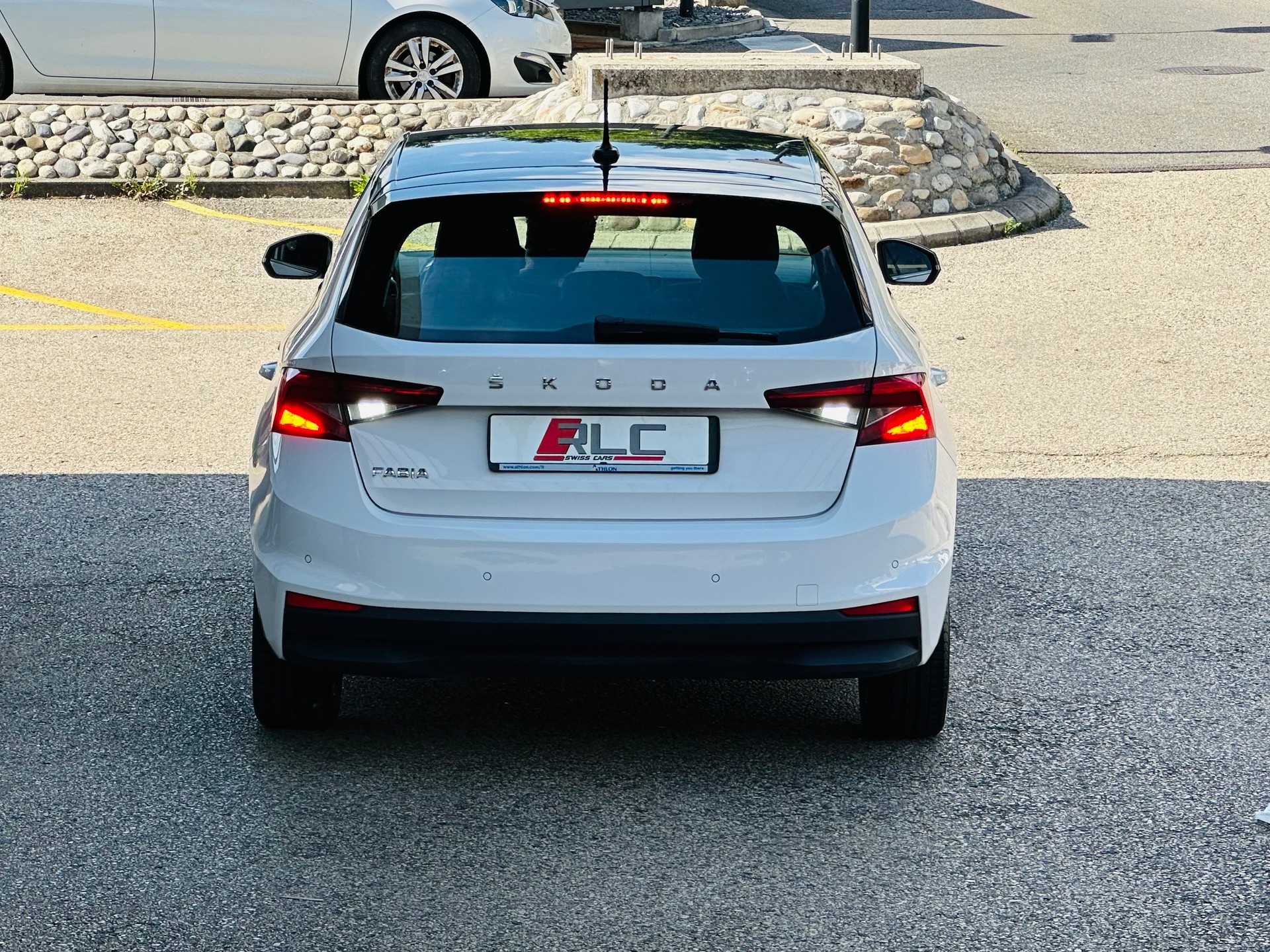 SKODA Fabia 1.0 TSI Ambition DSG-image-9