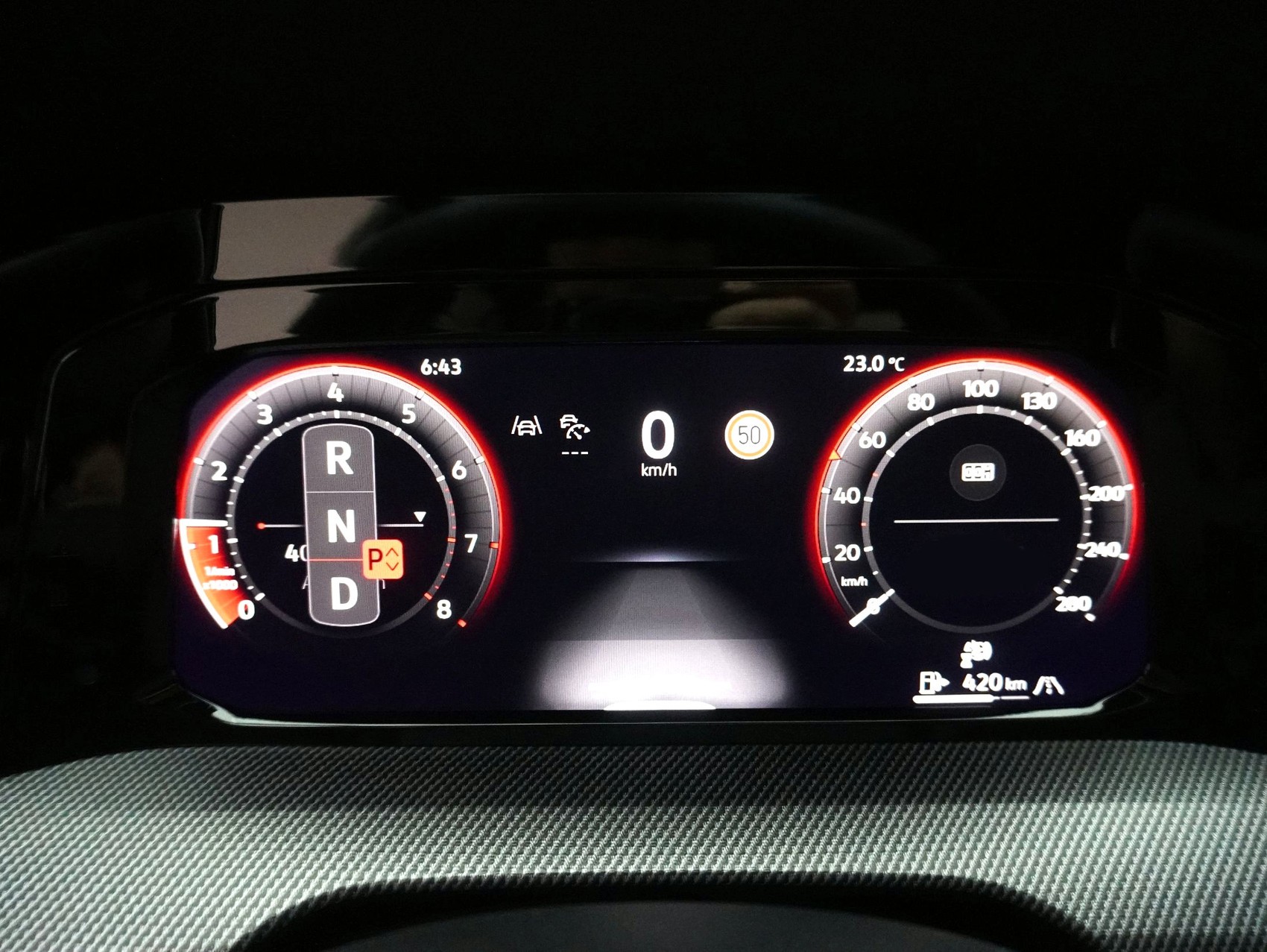 VW Golf 8.5 2.0 TSI DSG GTI Black Style (2025) ** Harman/Kardon / Head-Up / Panoramadach **-image-16