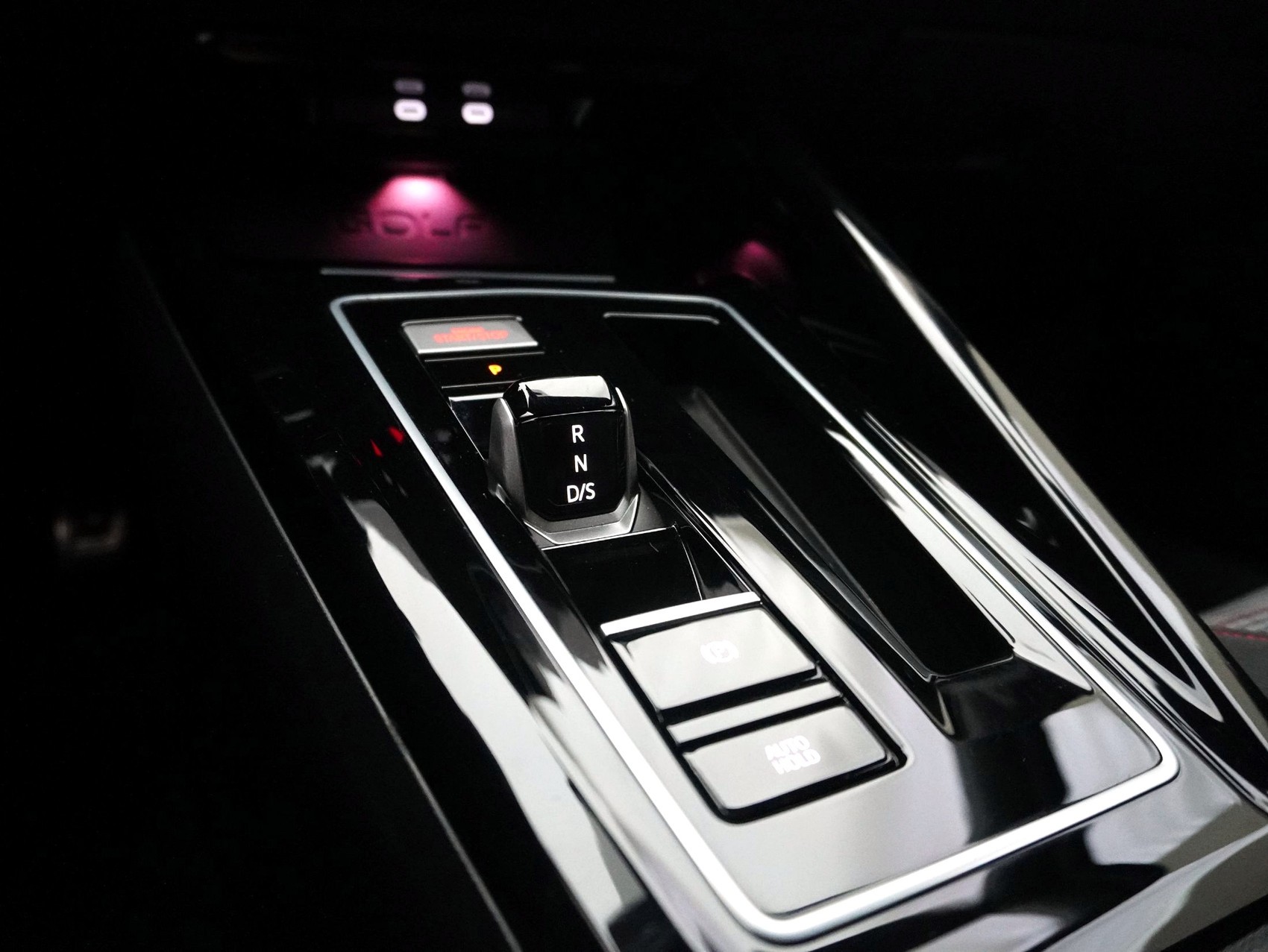 VW Golf 8.5 2.0 TSI DSG GTI Black Style (2025) ** Harman/Kardon / Head-Up / Panoramadach **-image-14