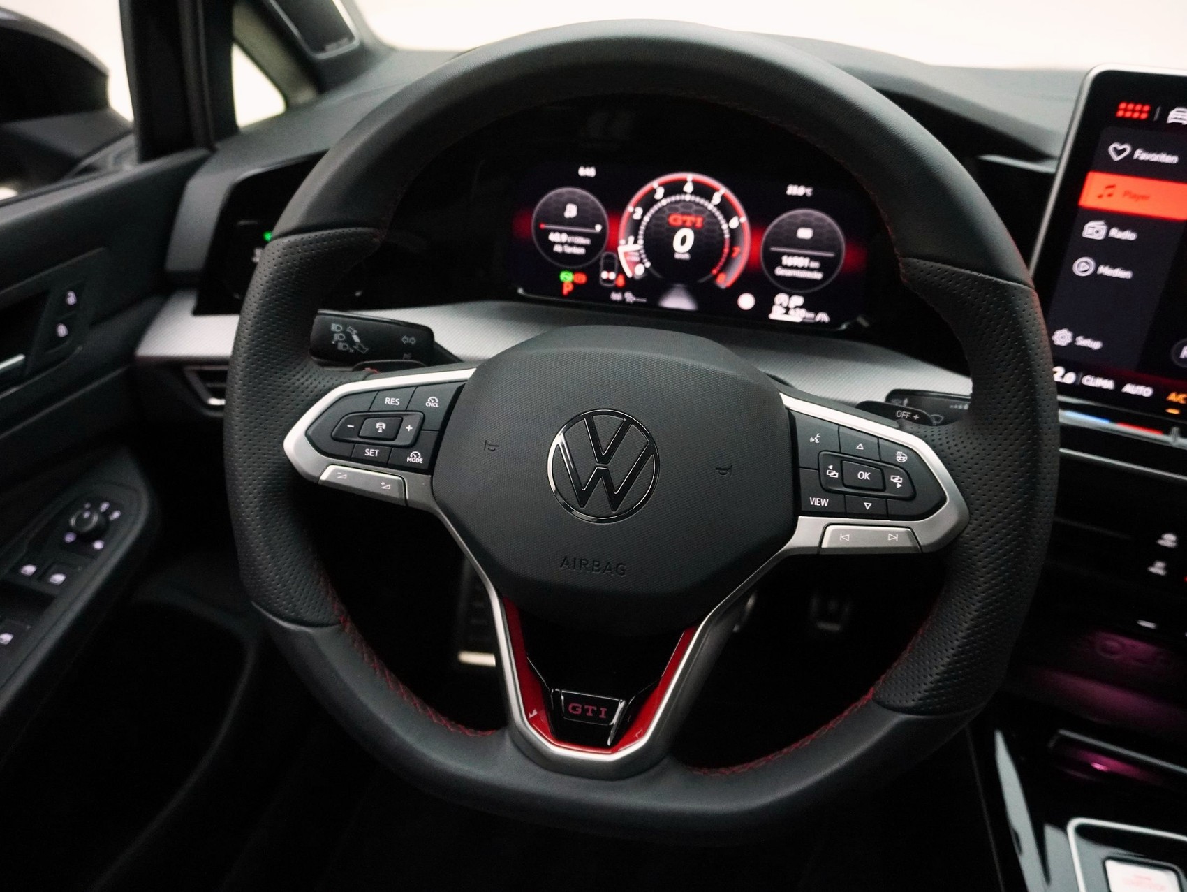 VW Golf 8.5 2.0 TSI DSG GTI Black Style (2025) ** Harman/Kardon / Head-Up / Panoramadach **-image-10