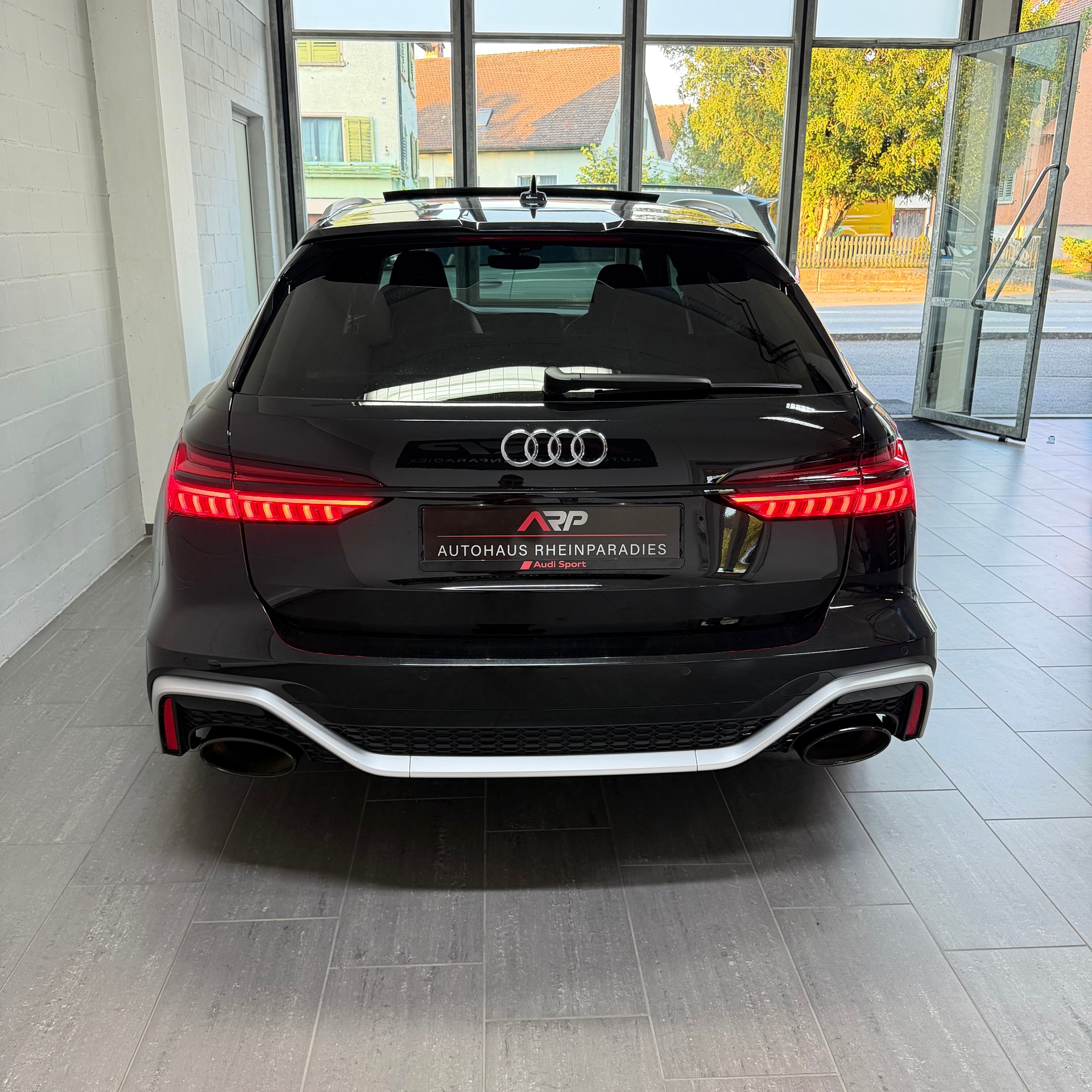AUDI RS6 Avant 4.0 TFSI V8 quattro * Mythosschwarz * B&O * 360• * Pano * Alcantara+ * Headup *-image-4