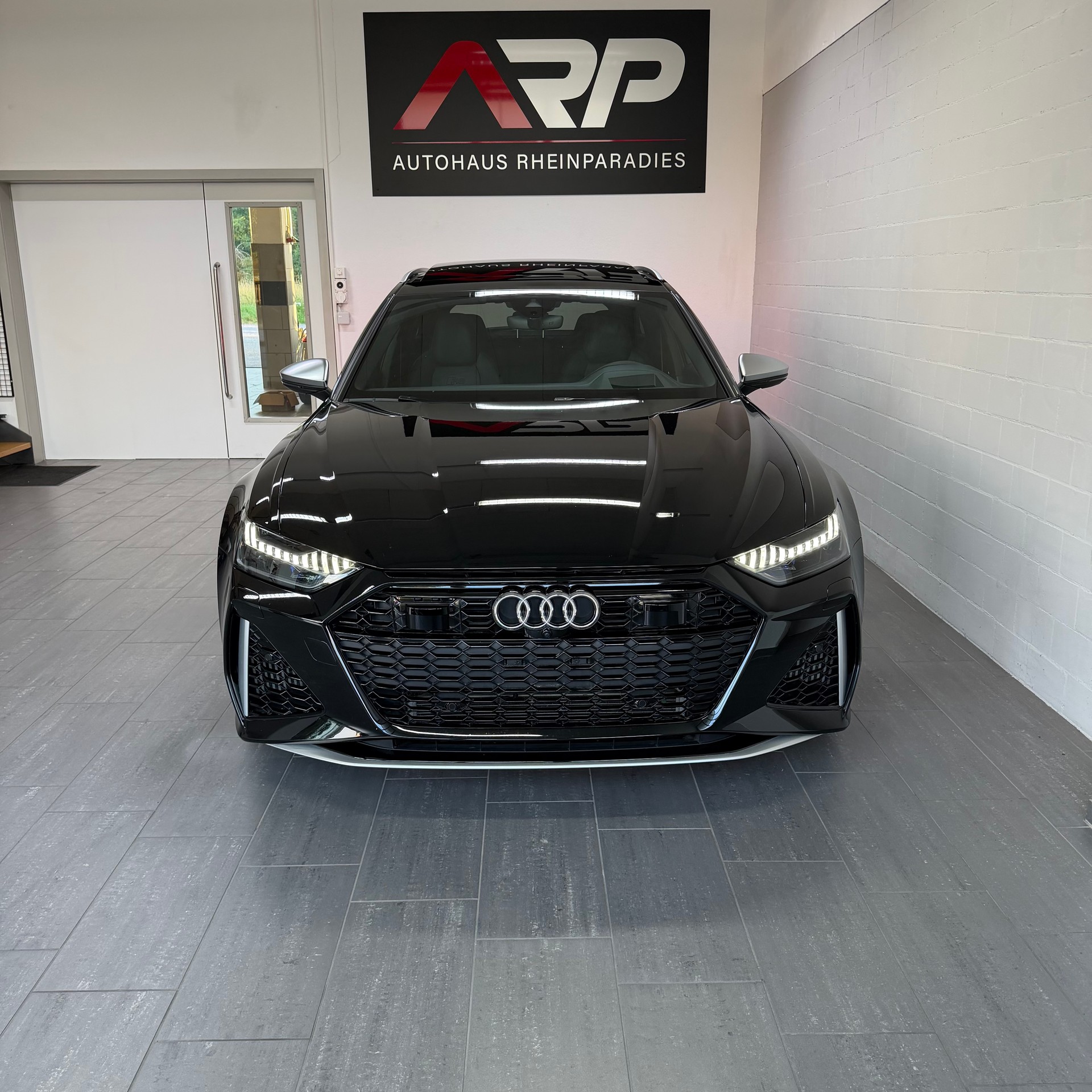 AUDI RS6 Avant 4.0 TFSI V8 quattro * Mythosschwarz * B&O * 360• * Pano * Alcantara+ * Headup *-image-1