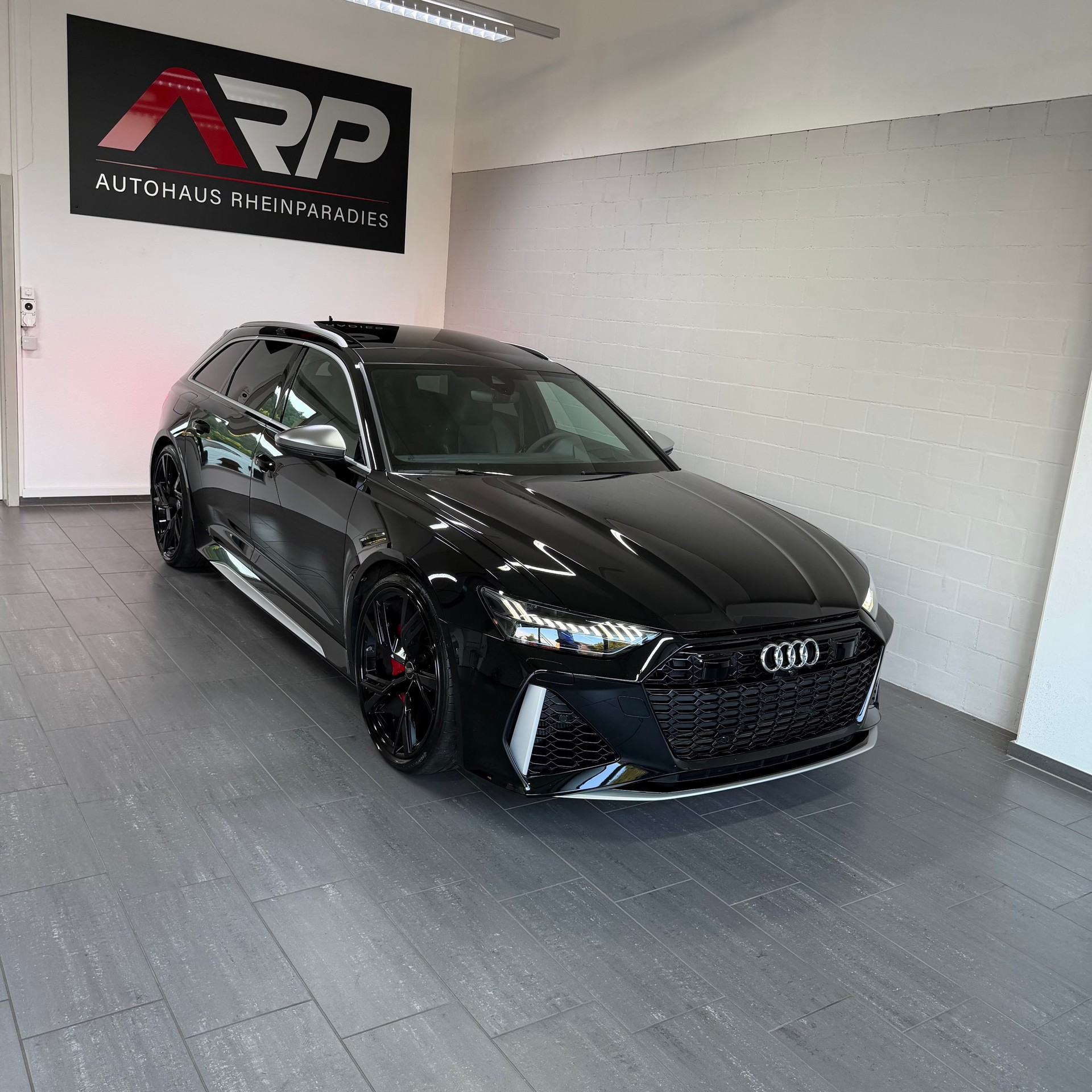 AUDI RS6 Avant 4.0 TFSI V8 quattro * Mythosschwarz * B&O * 360• * Pano * Alcantara+ * Headup *-image-0