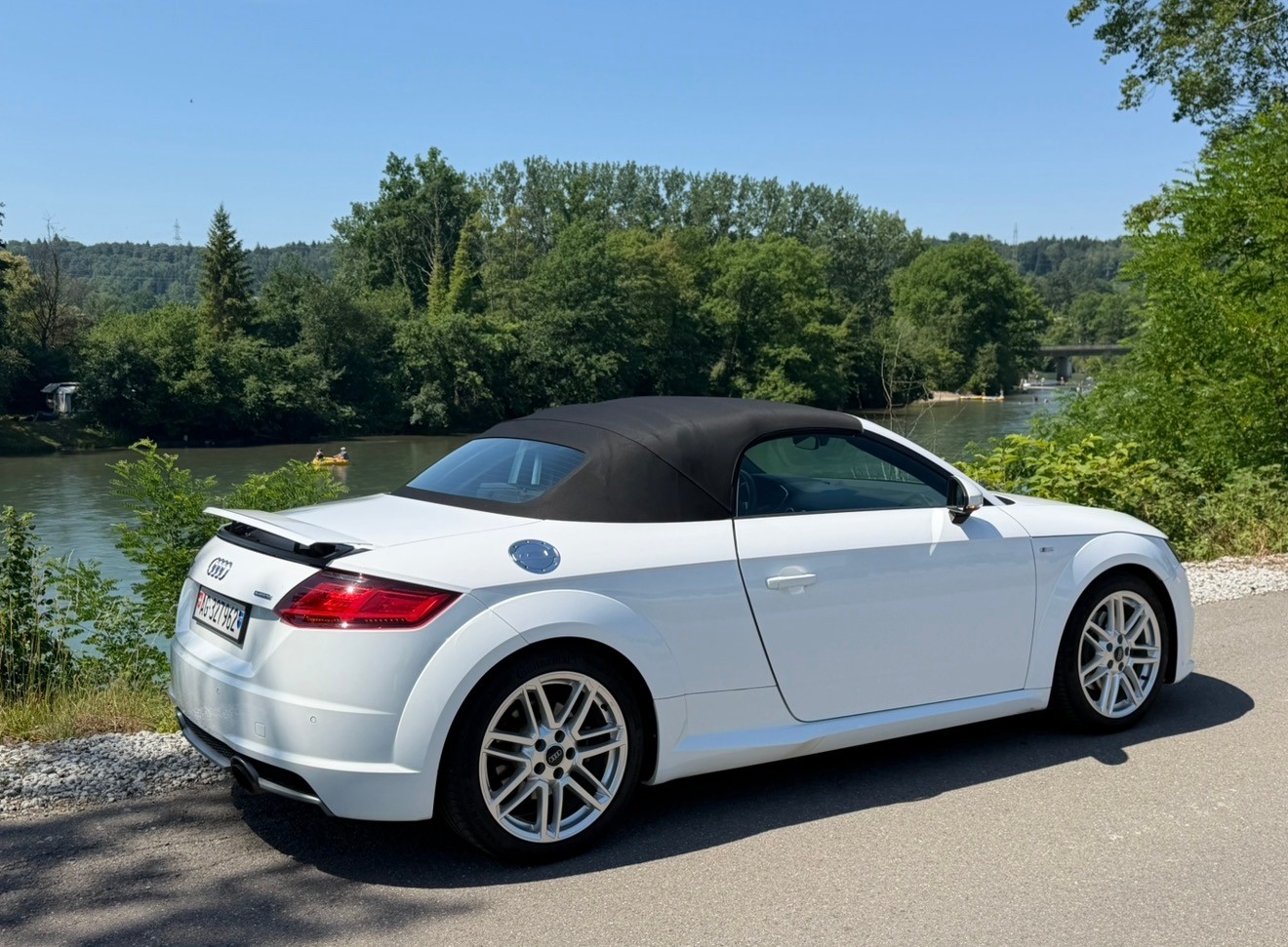 AUDI TT 2.0 TFSI quattro S-Tronic-image-3