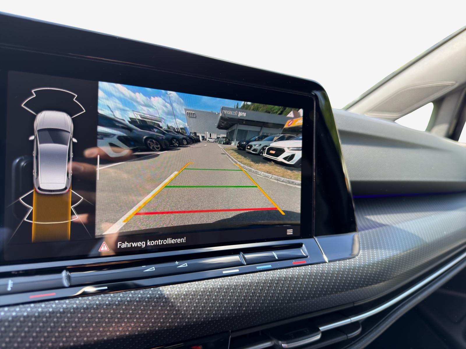 VW Golf 2.0 TSI R DSG 4Motion-image-15