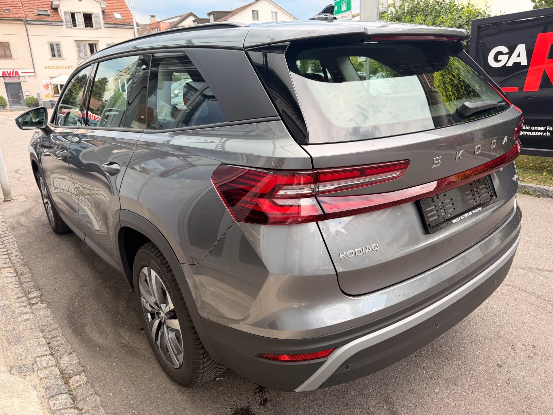 SKODA Kodiaq 2.0 TDI 193 PS 4x4 Selection *** 7 SITZER & TOP AUSSTATTUNG ***-image-5
