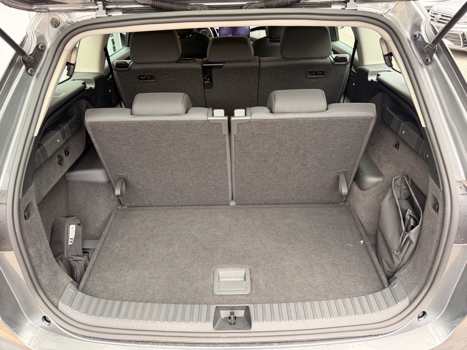 SKODA Kodiaq 2.0 TDI 193 PS 4x4 Selection *** 7 SITZER & TOP AUSSTATTUNG ***-image-25