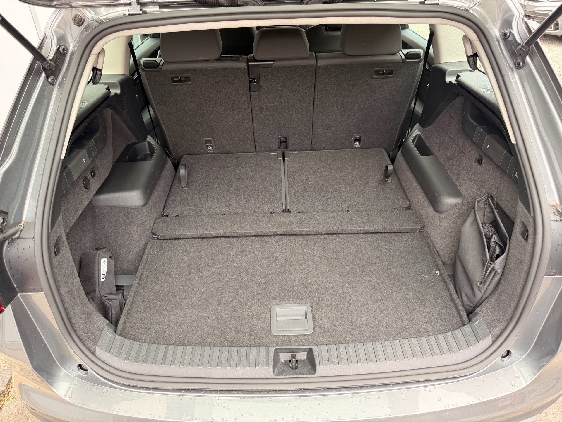 SKODA Kodiaq 2.0 TDI 193 PS 4x4 Selection *** 7 SITZER & TOP AUSSTATTUNG ***-image-24
