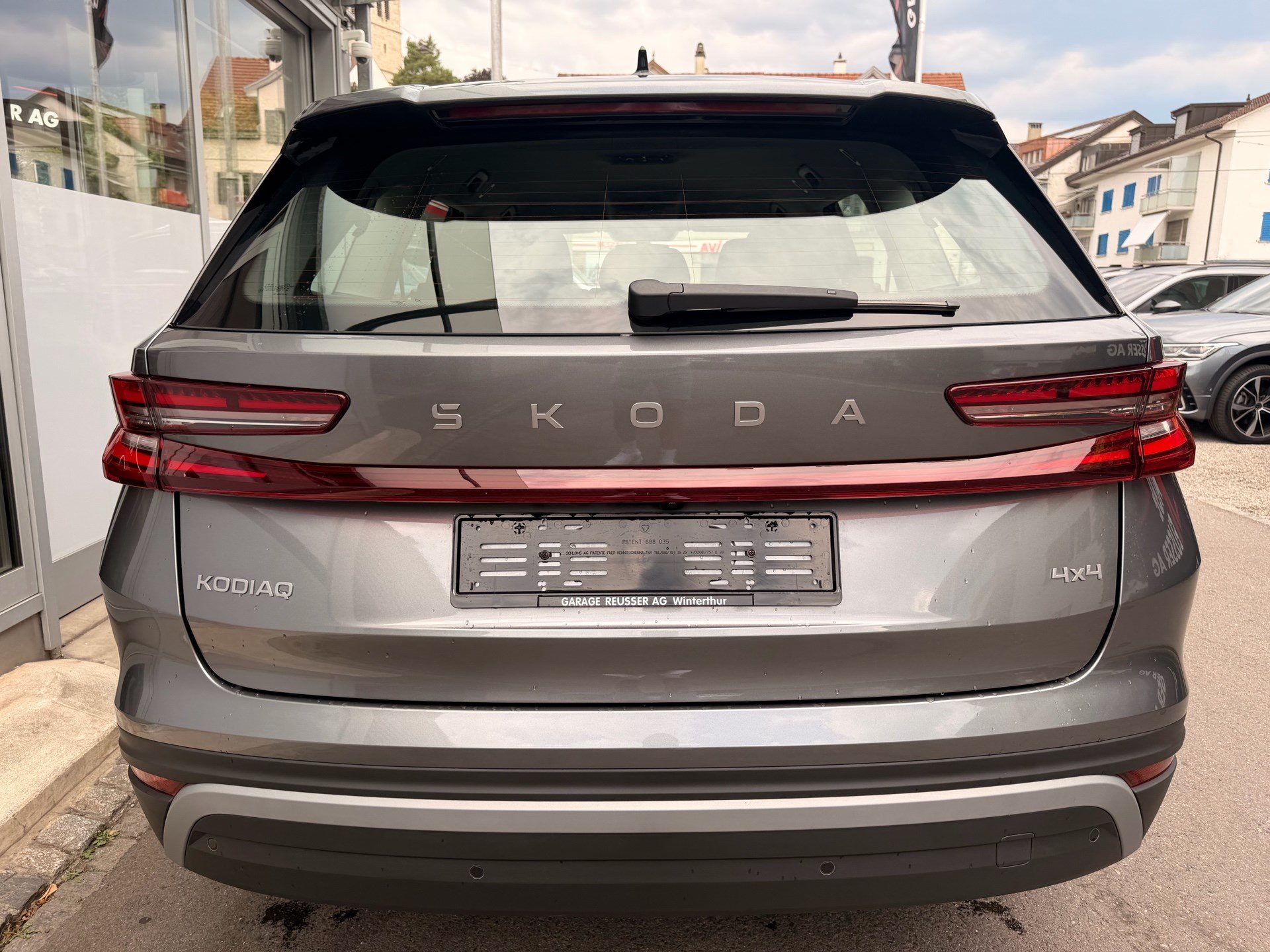 SKODA Kodiaq 2.0 TDI 193 PS 4x4 Selection *** 7 SITZER & TOP AUSSTATTUNG ***-image-4