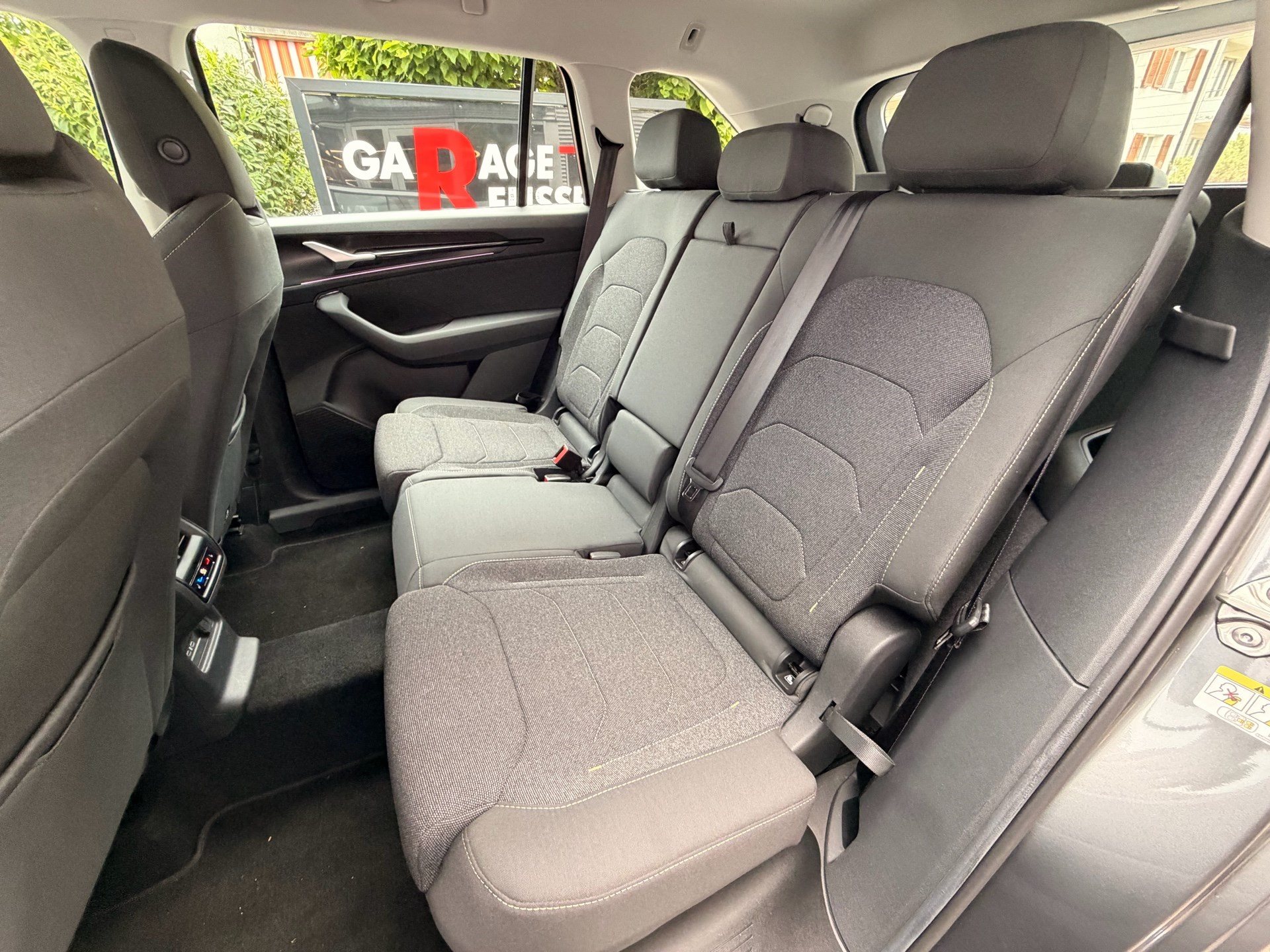 SKODA Kodiaq 2.0 TDI 193 PS 4x4 Selection *** 7 SITZER & TOP AUSSTATTUNG ***-image-23