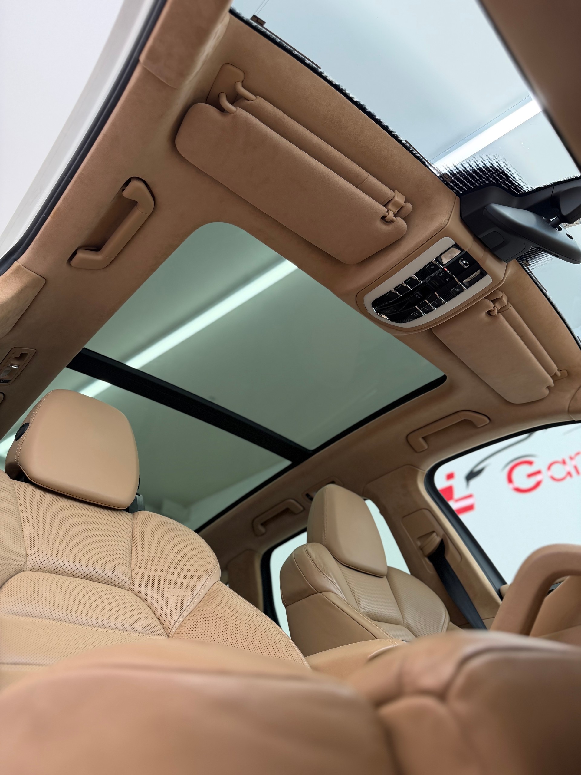 PORSCHE Cayenne 4.8 V8 Turbo TipT-image-16