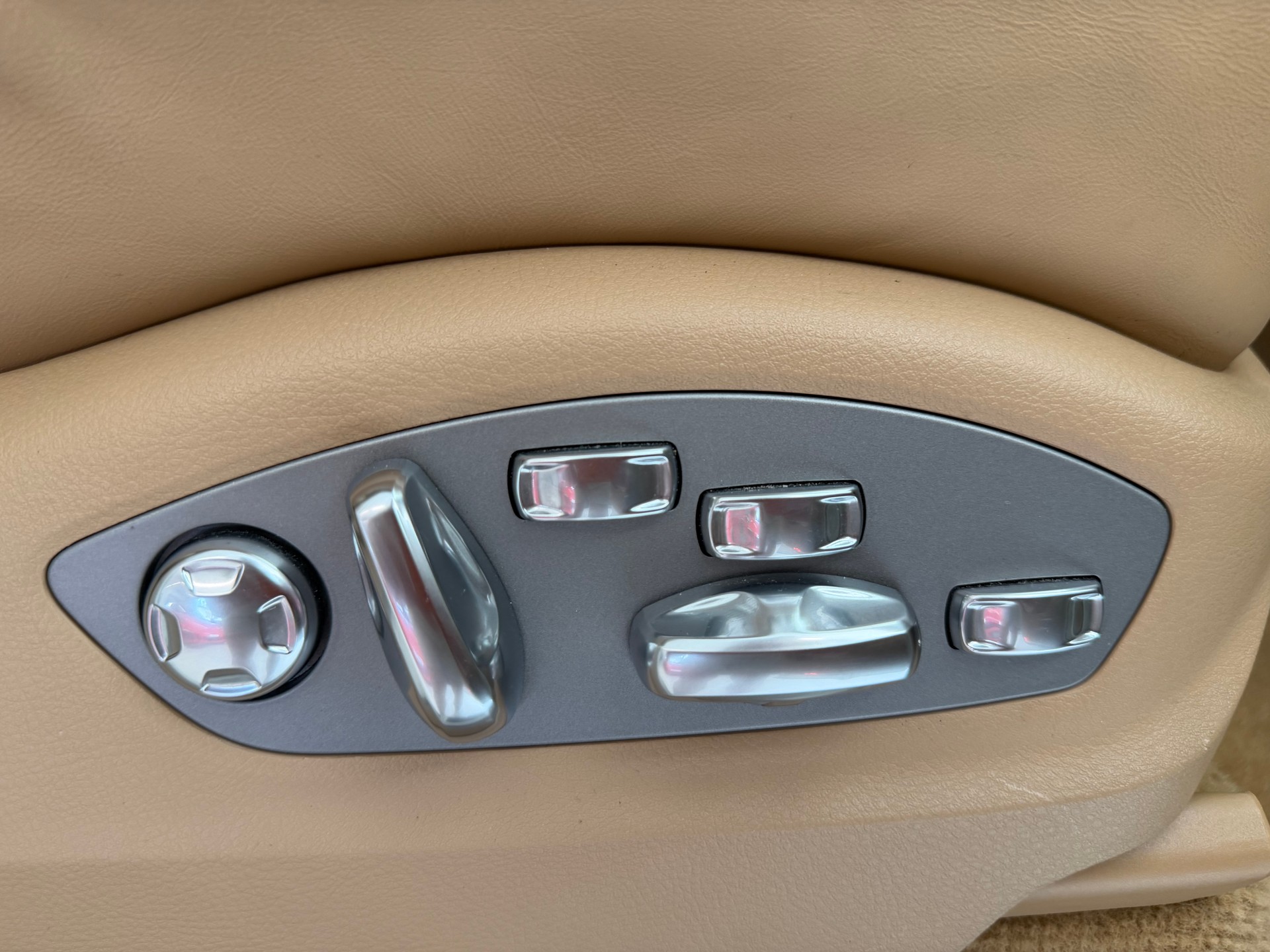 PORSCHE Cayenne 4.8 V8 Turbo TipT-image-15