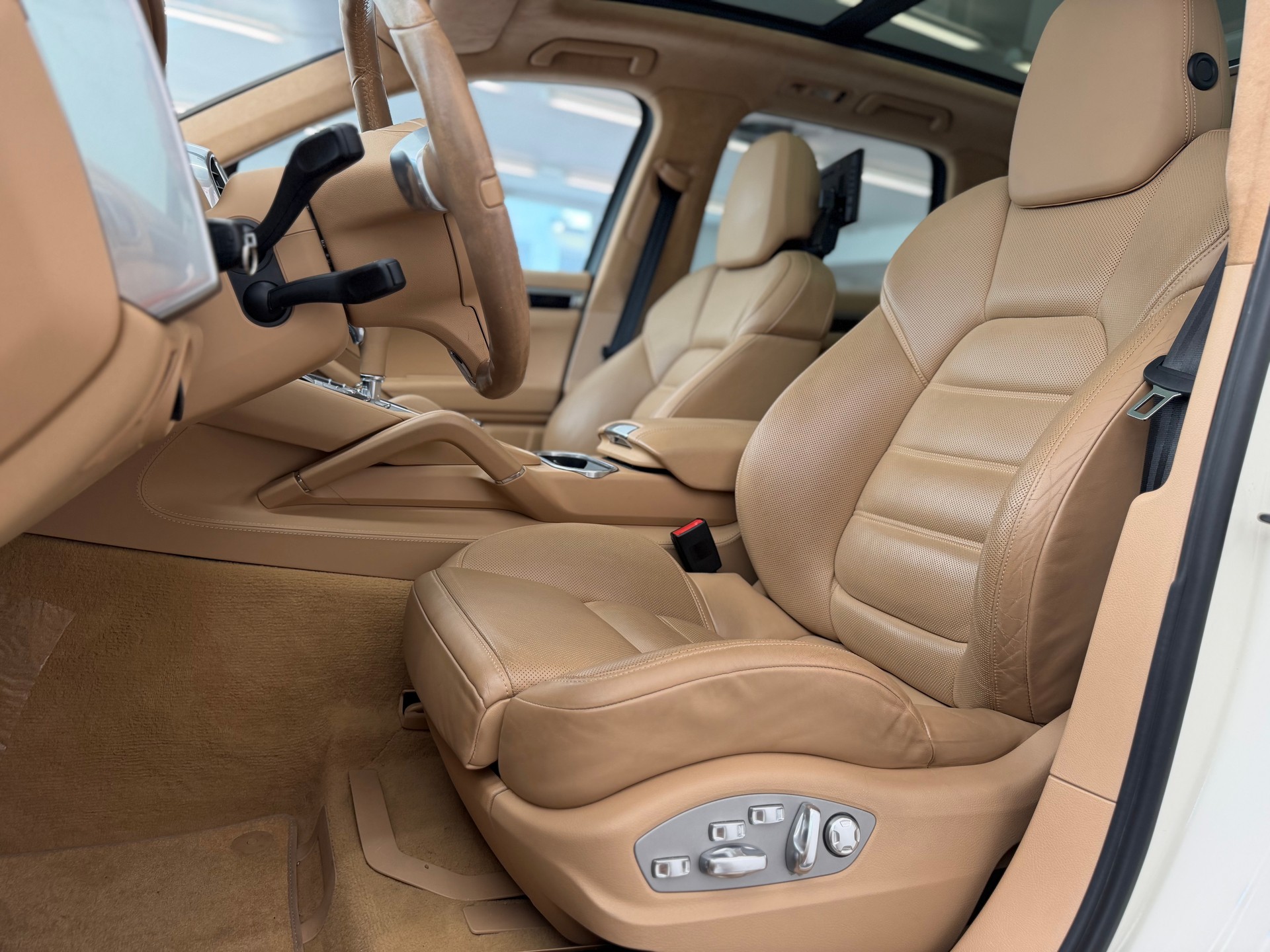 PORSCHE Cayenne 4.8 V8 Turbo TipT-image-8
