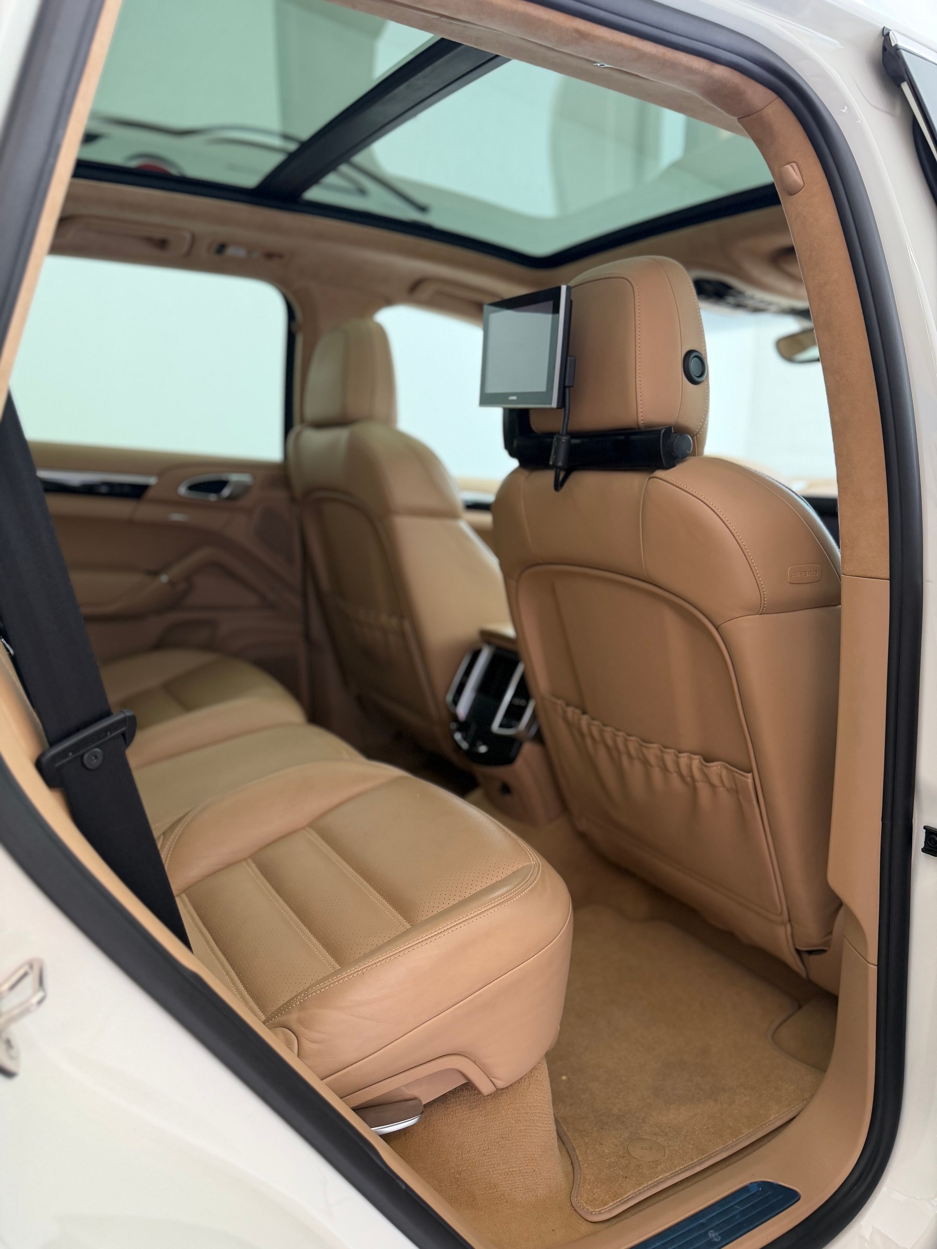 PORSCHE Cayenne 4.8 V8 Turbo TipT-image-13