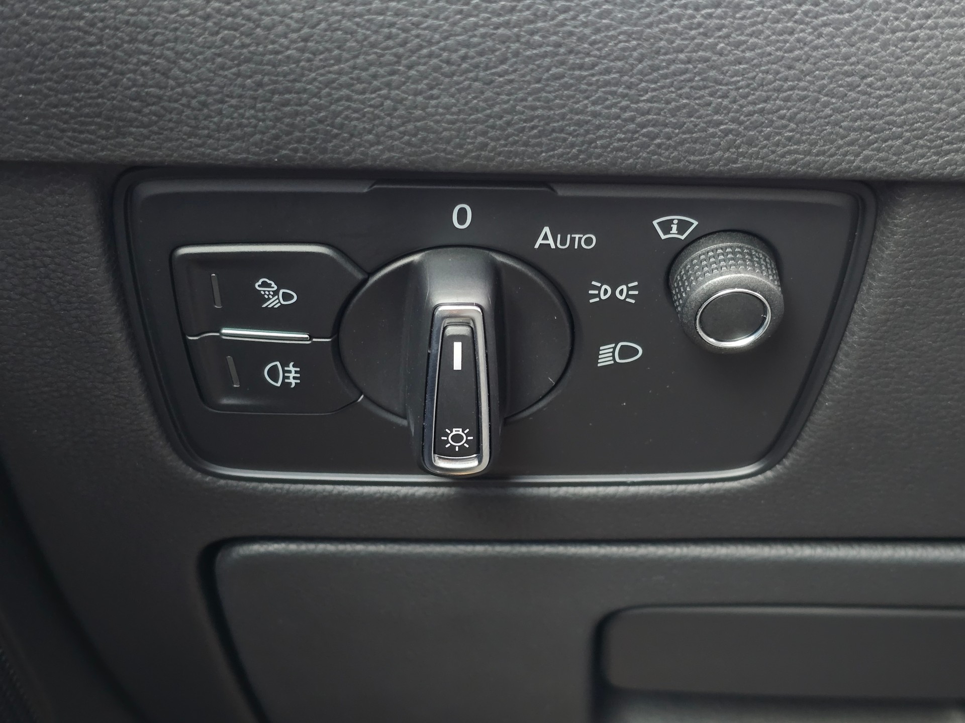 VW Arteon SB 2.0 TSI R-Line 4Motion DSG mit AHK-image-31