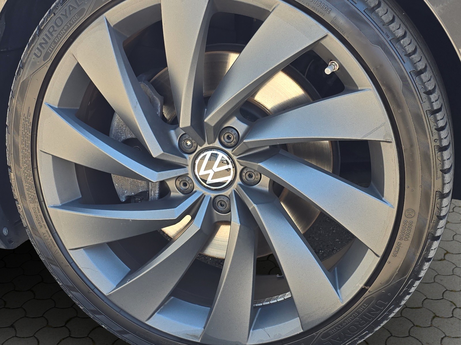VW Arteon SB 2.0 TSI R-Line 4Motion DSG mit AHK-image-8