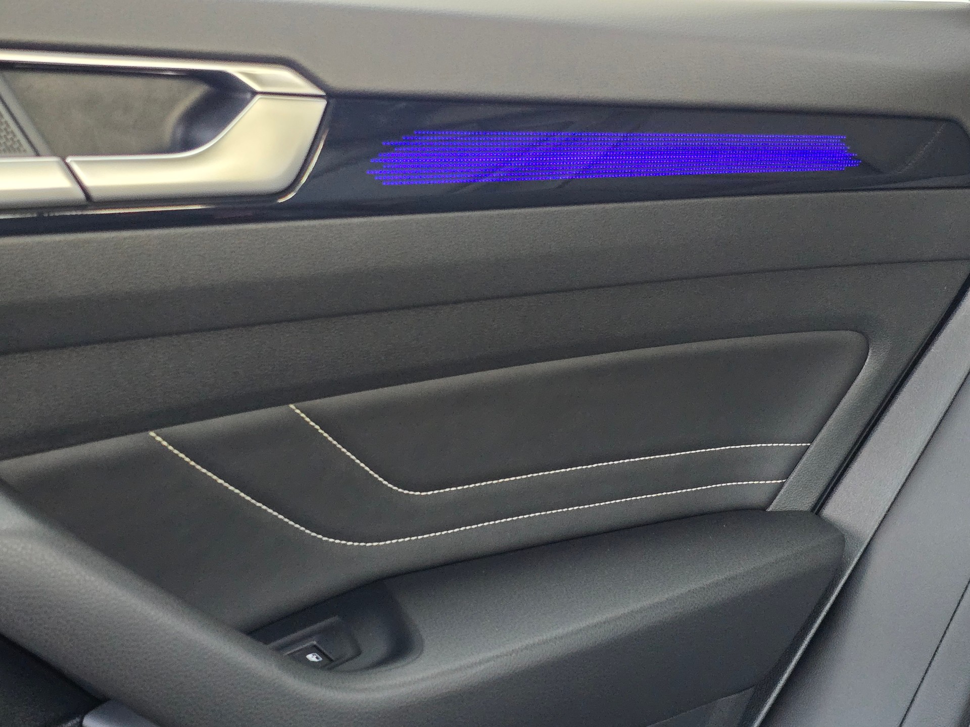 VW Arteon SB 2.0 TSI R-Line 4Motion DSG mit AHK-image-29