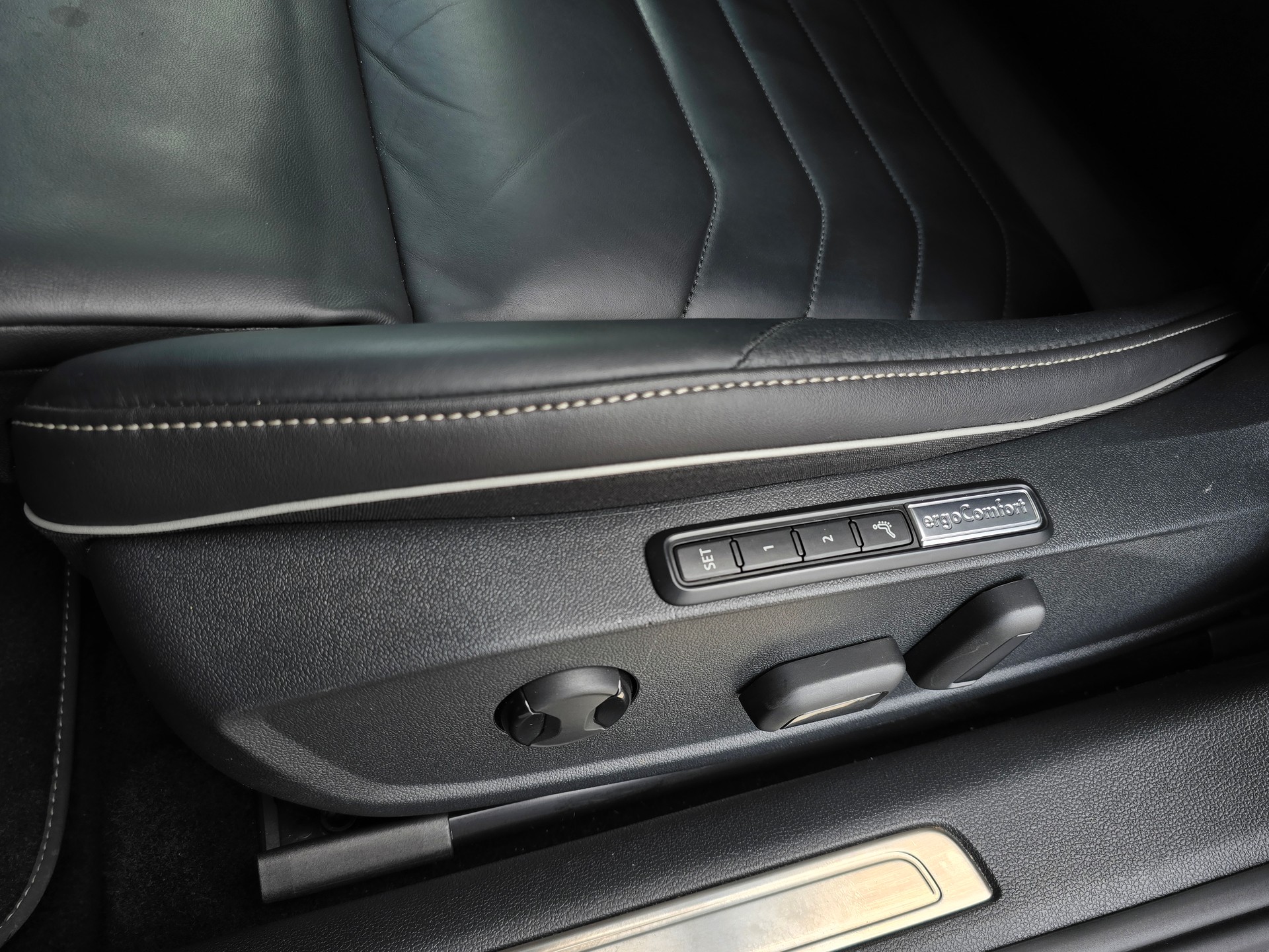 VW Arteon SB 2.0 TSI R-Line 4Motion DSG mit AHK-image-30