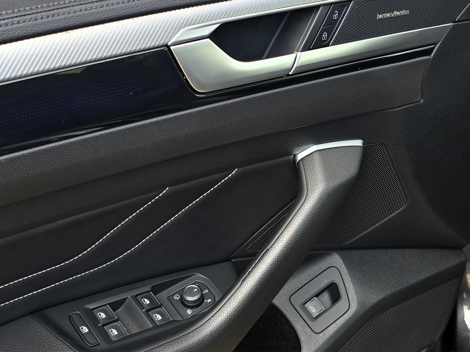 VW Arteon SB 2.0 TSI R-Line 4Motion DSG mit AHK-image-28