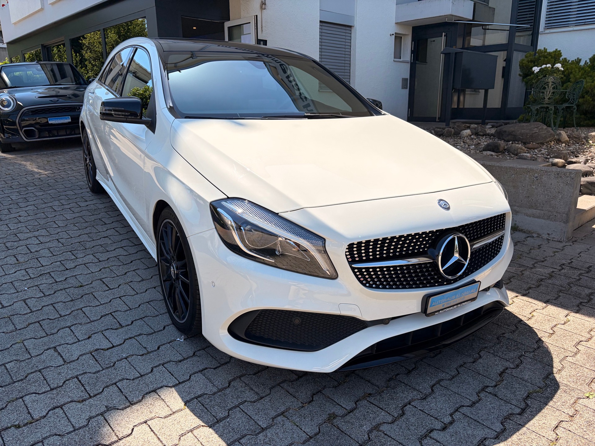 MERCEDES-BENZ A 180 AMG Line 7G-DCT-image-0