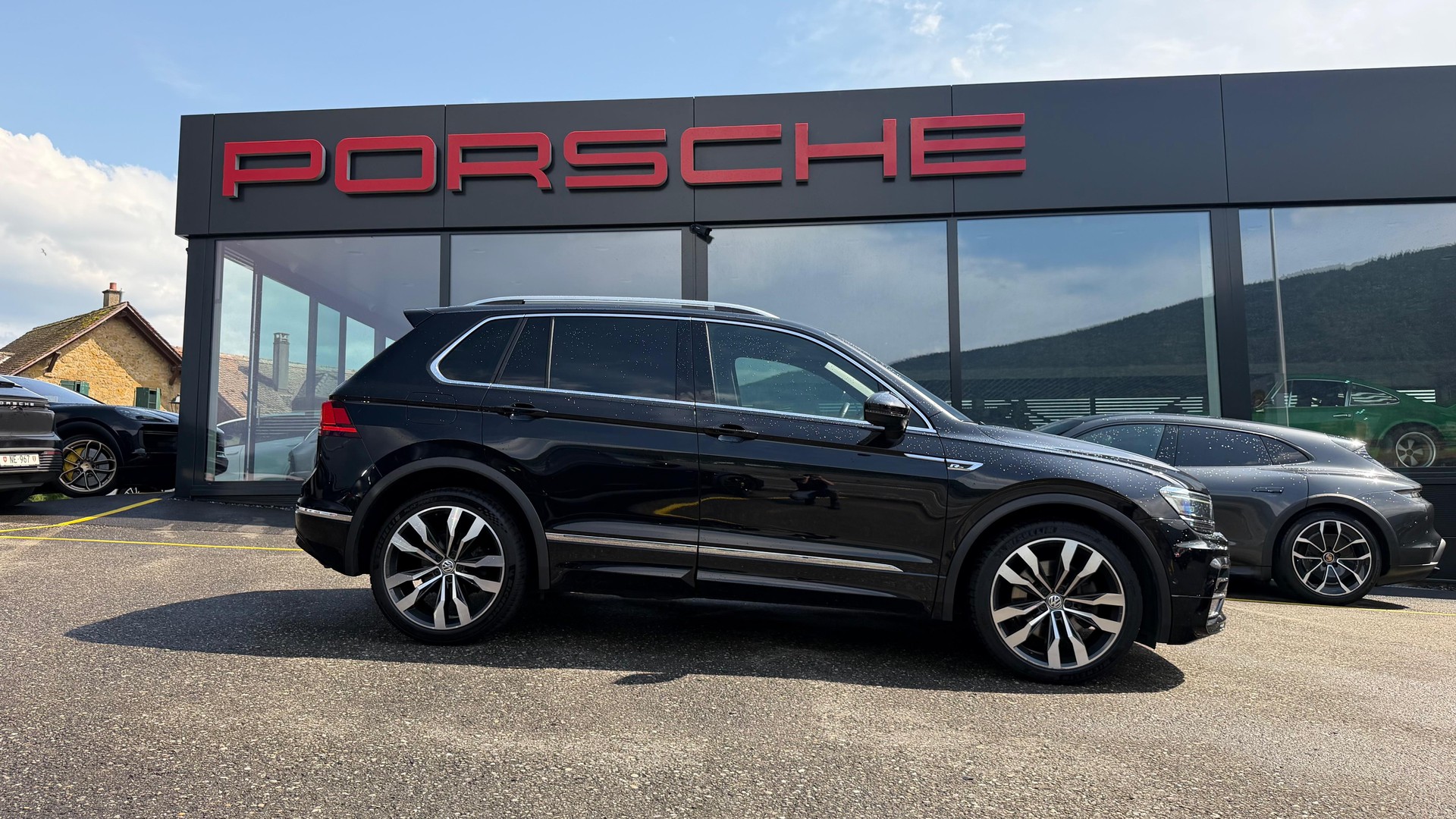 VW Tiguan 2.0TSI R-Line Highline 4Motion DSG-image-0