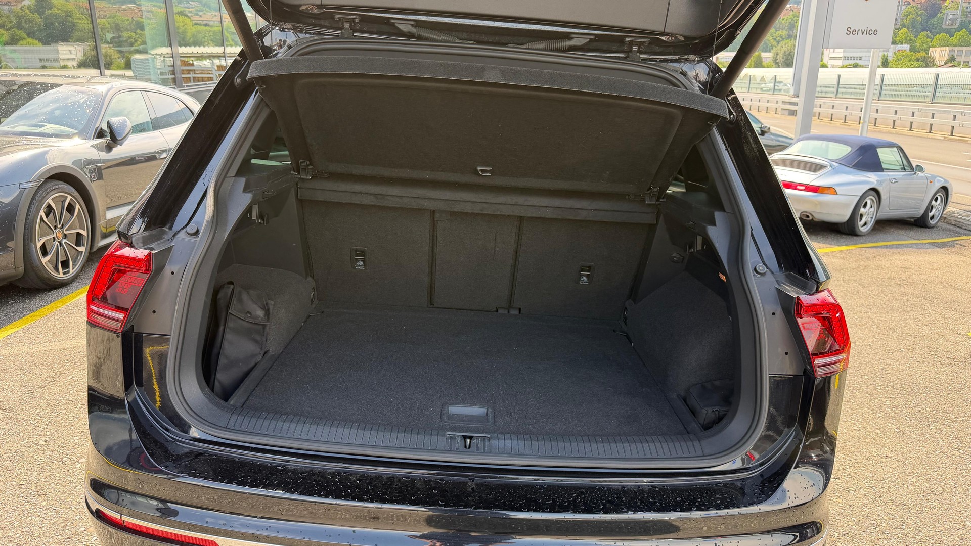 VW Tiguan 2.0TSI R-Line Highline 4Motion DSG-image-10
