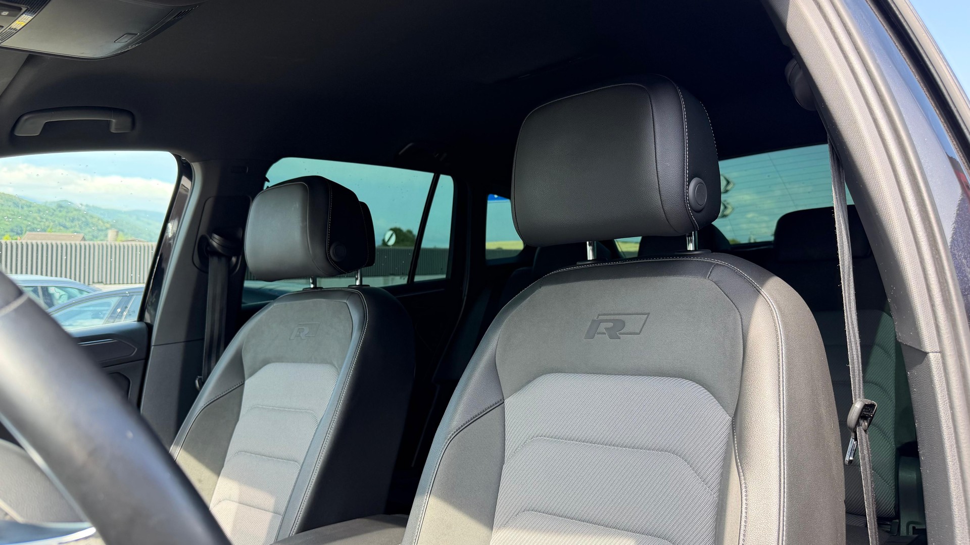 VW Tiguan 2.0TSI R-Line Highline 4Motion DSG-image-16