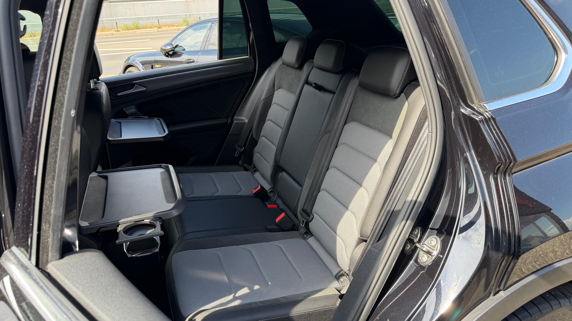 VW Tiguan 2.0TSI R-Line Highline 4Motion DSG-image-28