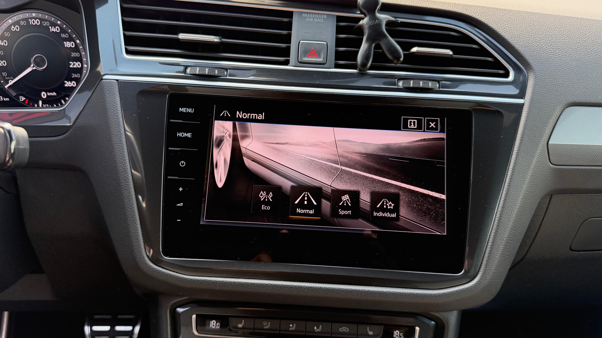 VW Tiguan 2.0TSI R-Line Highline 4Motion DSG-image-22