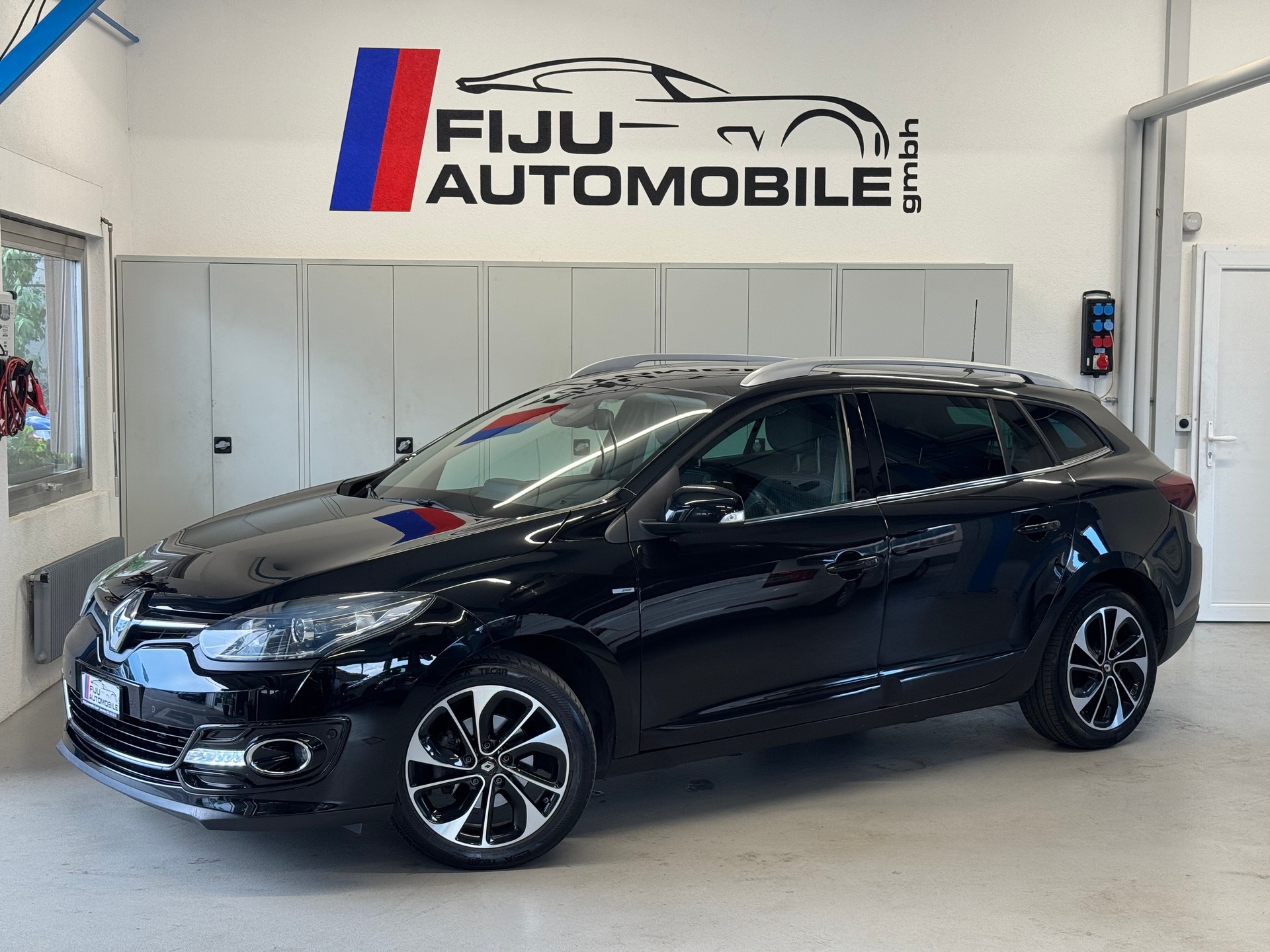 RENAULT Mégane Grandtour 1.2 16V Turbo Bose EDC-image-0