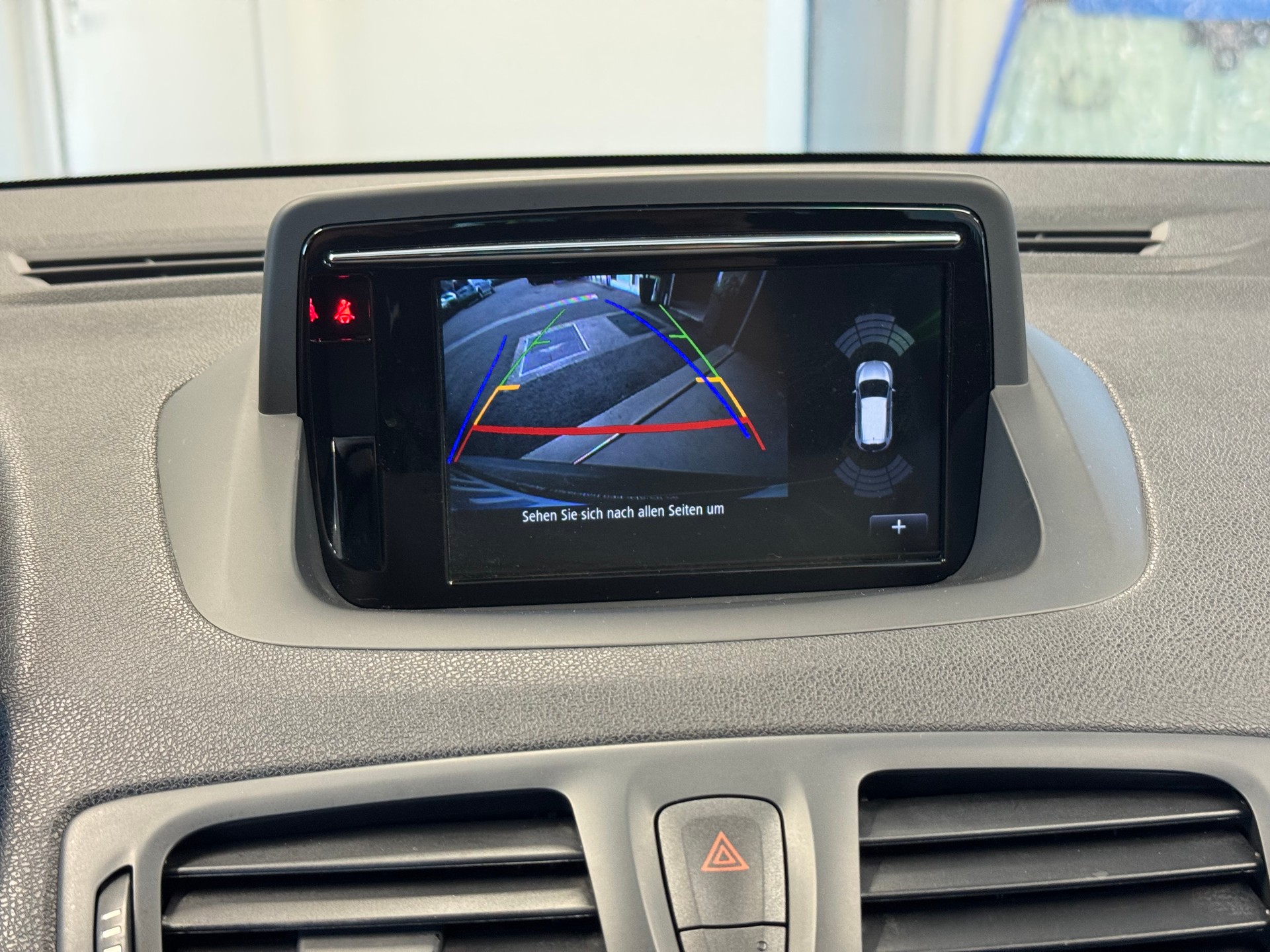 RENAULT Mégane Grandtour 1.2 16V Turbo Bose EDC-image-9
